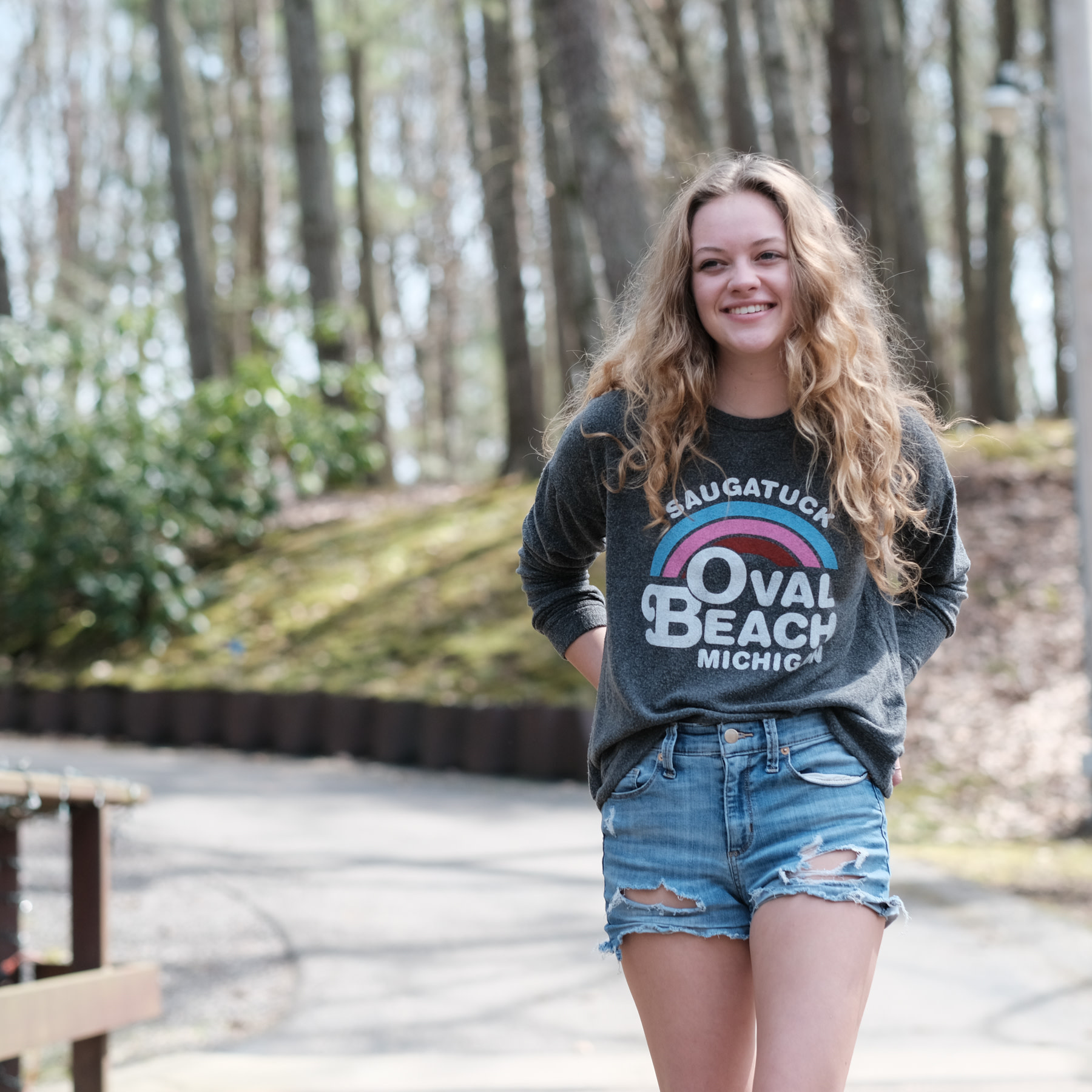 Wildcat Retro Brand Retro Brand W's Rainbow Oval Beach Sweatshirt