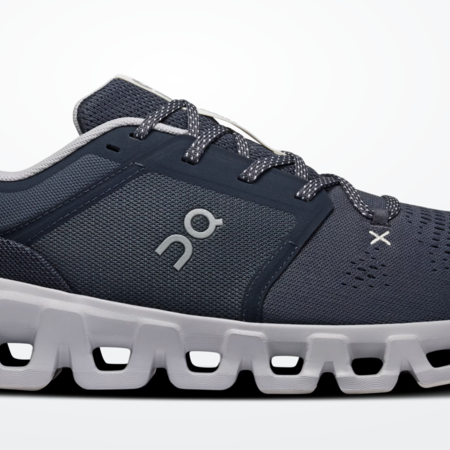 On On M's Cloud X 5