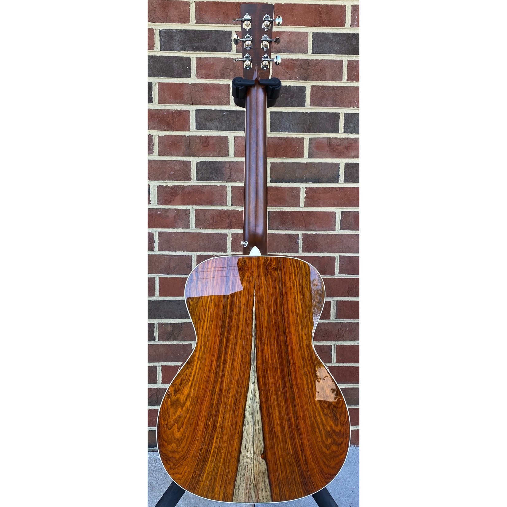 Santa Cruz Guitar Co. Santa Cruz Custom OM, Cocobolo Back and Sides, Sinker Redwood Top, Adirondack Bracing w/ Hot Hide Glue, Custom Cocobolo Peghead Overlay, Torch Headstock Inlay, SCGC Logo @ 12th Fret, Hardshell Case