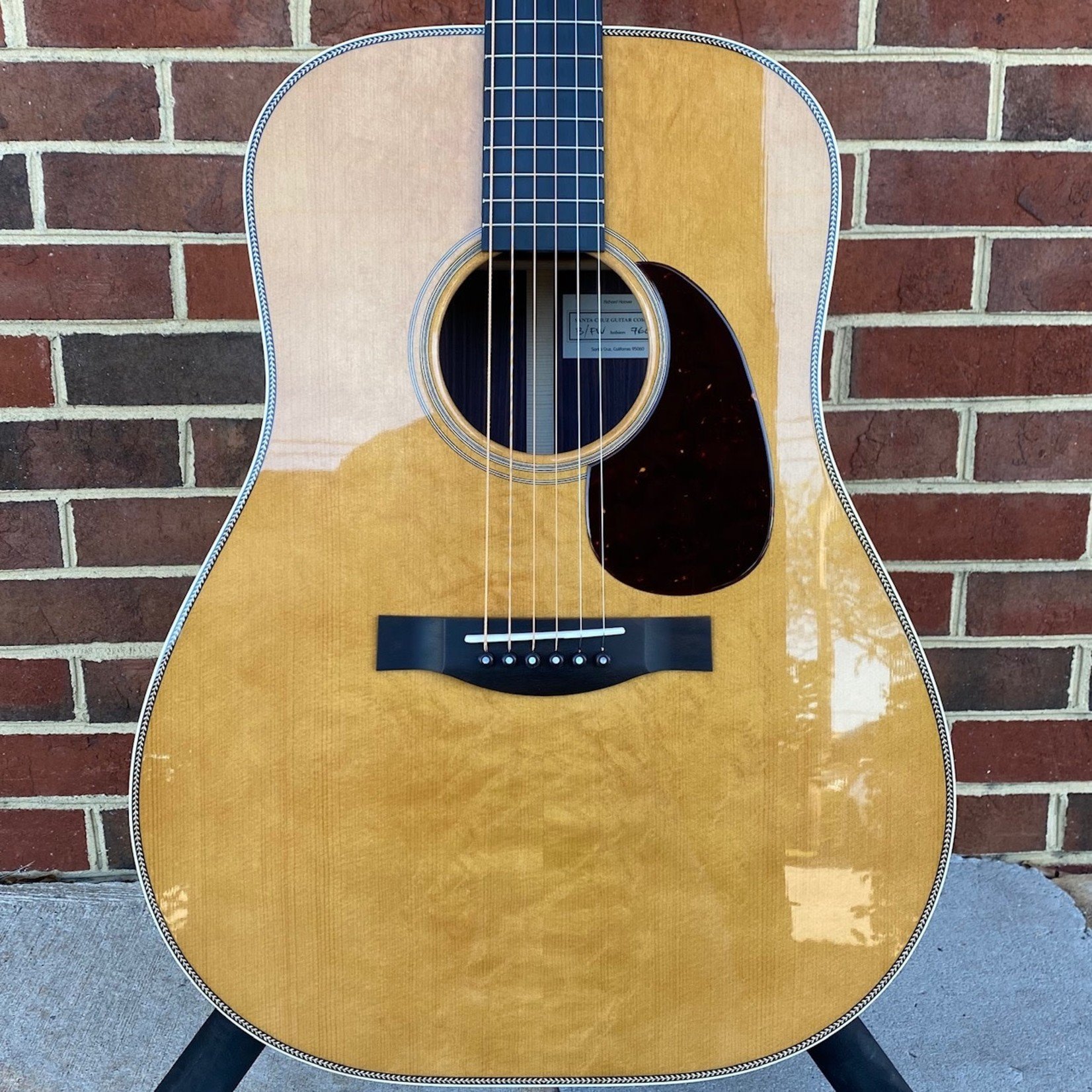 Santa Cruz Guitar Co. Santa Cruz Brad Paisley Pre War Model, Bearclaw European Spruce Top, Indian Rosewood Back and Sides, Adirondack Bracing w/ Hot Hide Glue, Hardshell Case