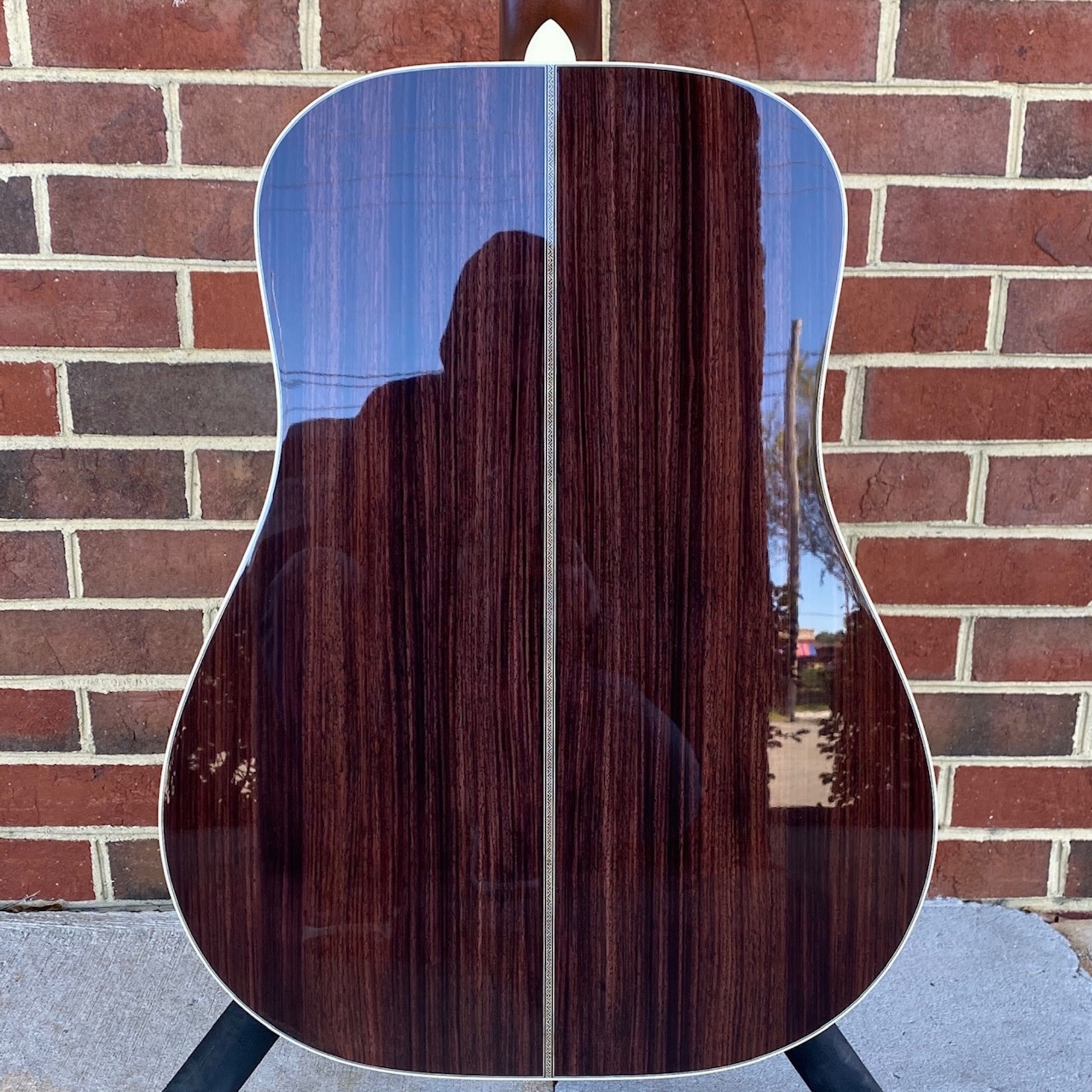 Santa Cruz Guitar Co. Santa Cruz Brad Paisley Pre War Model, Bearclaw European Spruce Top, Indian Rosewood Back and Sides, Adirondack Bracing w/ Hot Hide Glue, Hardshell Case