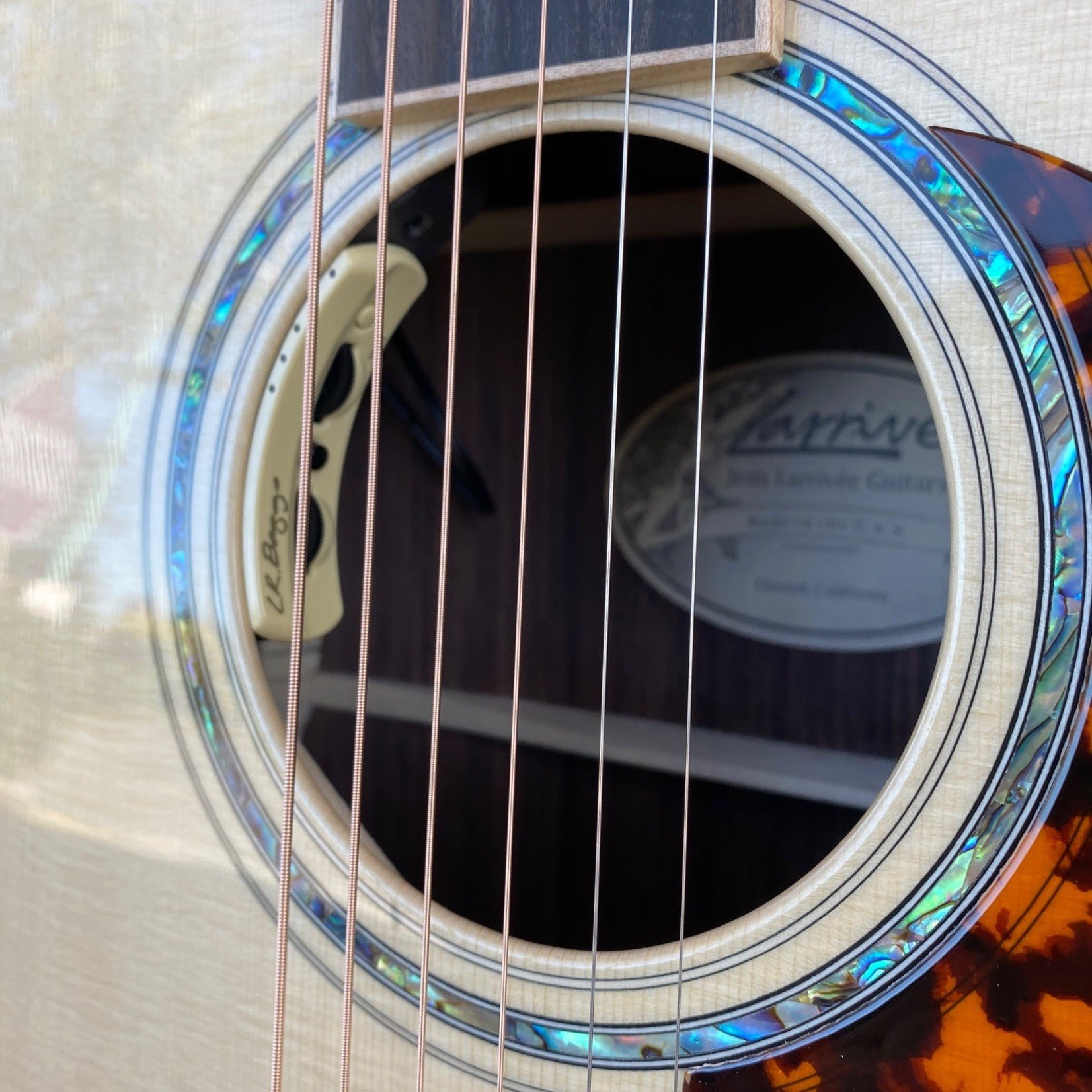 Larrivee Larrivee L-10 Custom, Indian Rosewood Back and Sides, Moon Spruce Top, Koa Body Binding, LR Baggs Anthem No Cut Electronics, Hardshell Case