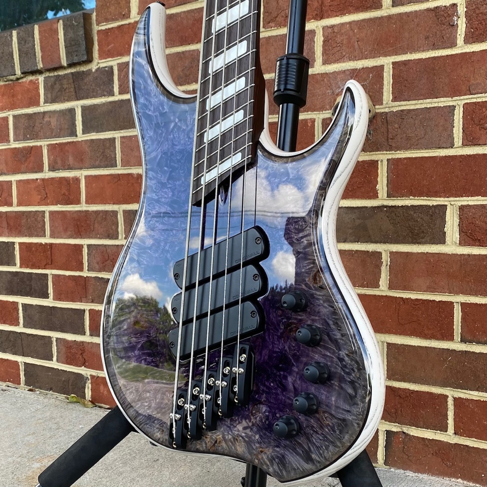 Dingwall Dingwall Z3 Custom 5-String, 3x Pickups, Burl Maple X-Top, Wenge Contrast Layer, Dual Density Swamp Ash Body, Faded Purple Reverse Burst Top, White w/ Black Grain Fill Back, Wenge Neck & Fretboard, White Pearloid Block Inlays, Blue Luminlay Side Dots