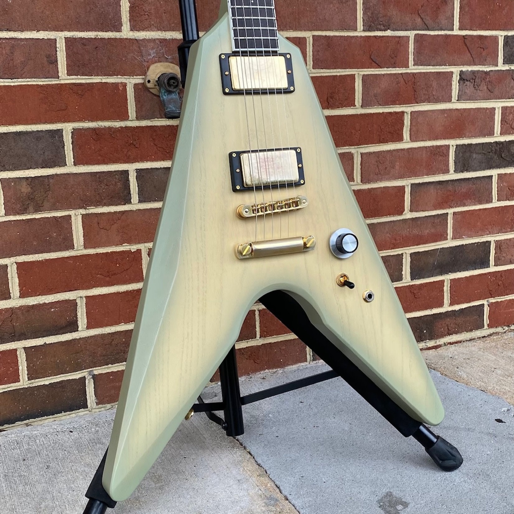 Dunable Guitars Dunable Guitars USA Custom Shop Asteroid, Swamp Ash Body, Antigua Burst (Semi-Transparent), No Pickguard, Ebony Fretboard, Bigfoot Pickups, Aged Gold Hardware, SN# 21204