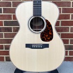 Larrivee Larrivee OM-40R, Indian Rosewood Back & Sides, European Alpine Moon Spruce Top, Maple Binding, Ebony Fretboard & Bridge, Bone Nut & Saddle, Hardshell Case, SN# 135198