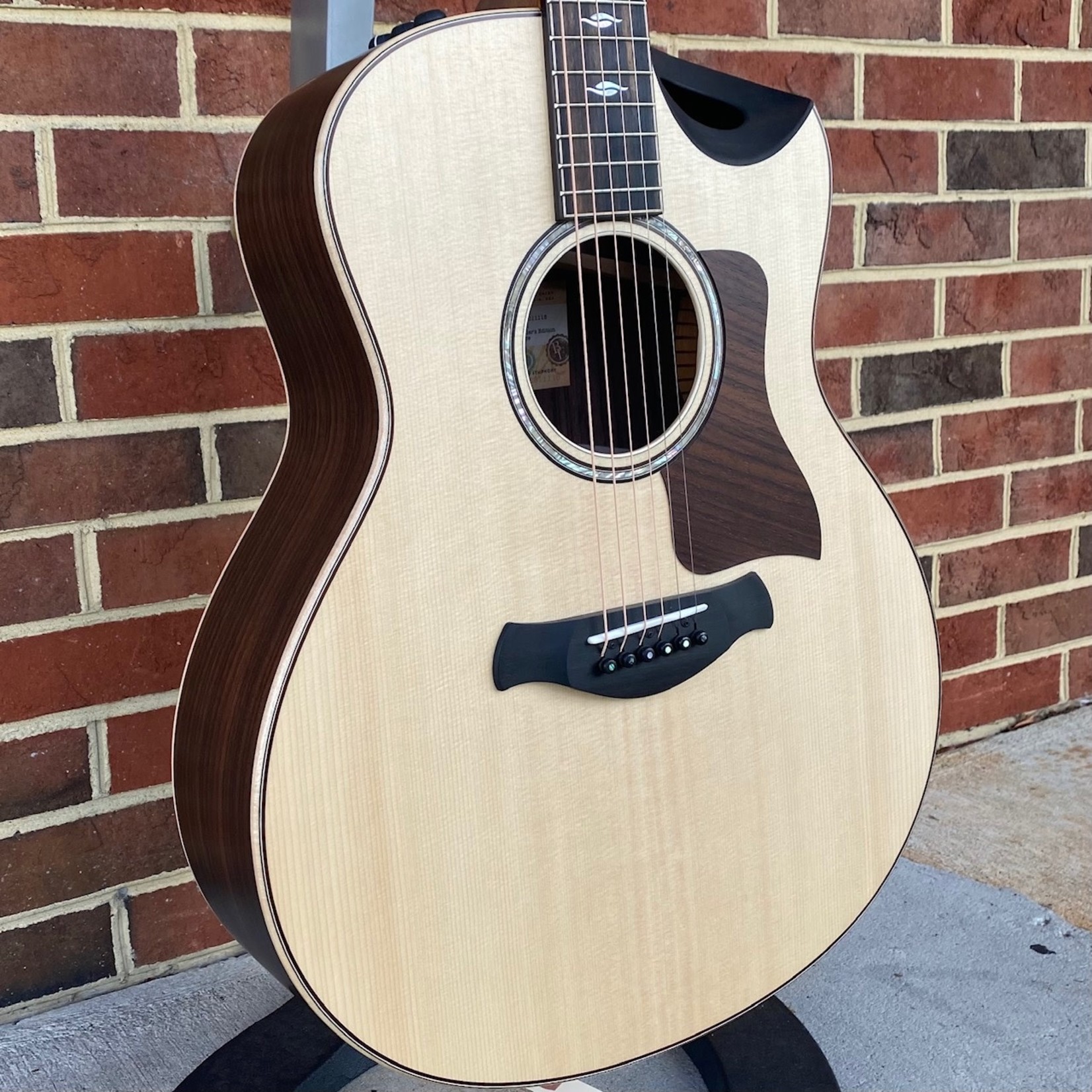 Taylor Taylor Builder's Edition 816ce, Grand Symphony, Ebony Beveled Cutaway with Sound Port, Rosewood Back & Sides, ES2 Electronics, Hardshell Case