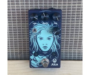 Walrus Audio Julia V2 Chorus/Vibrato - The Music Loft