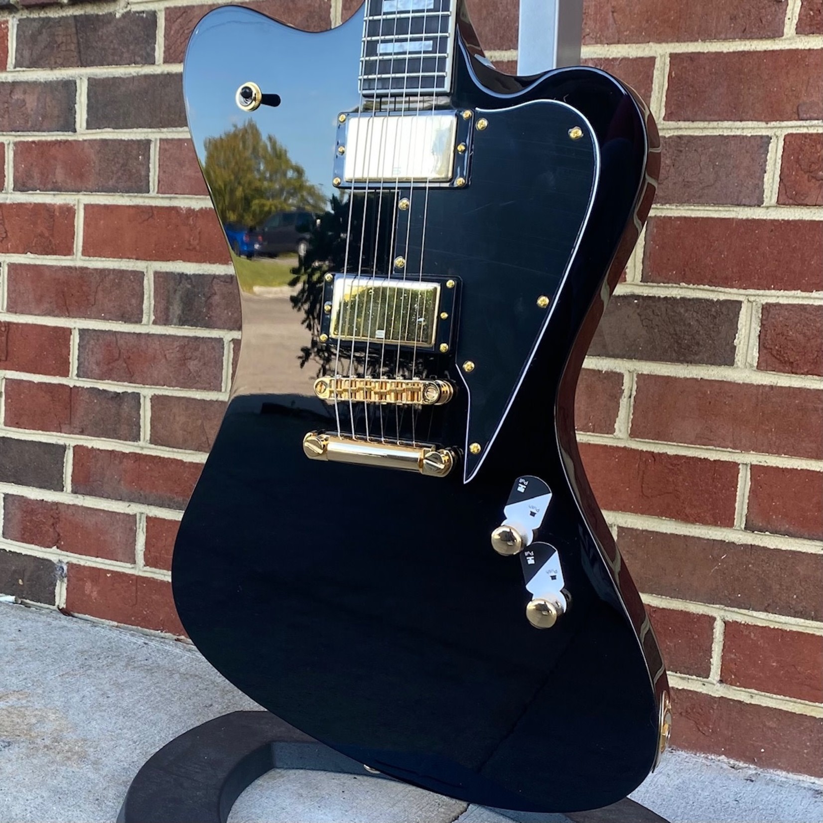 gibson sg black and gold