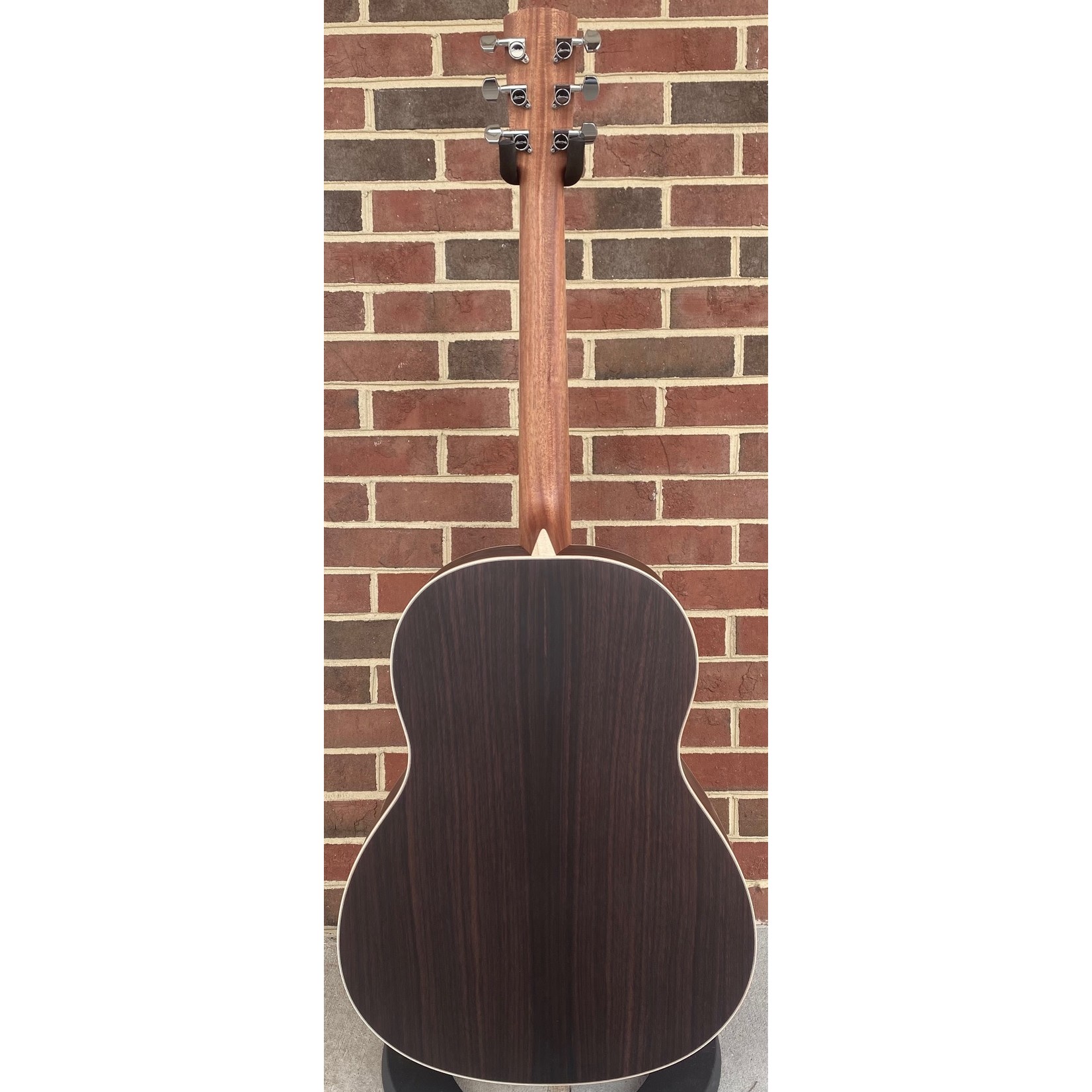 Larrivee Larrivee L-03R, Sitka Spruce Top, Indian Rosewood Back & Sides, Maple Binding, Ebony Bridge & Fretboard, Bone Nut & Saddle, Hardshell Case, SN# 136757