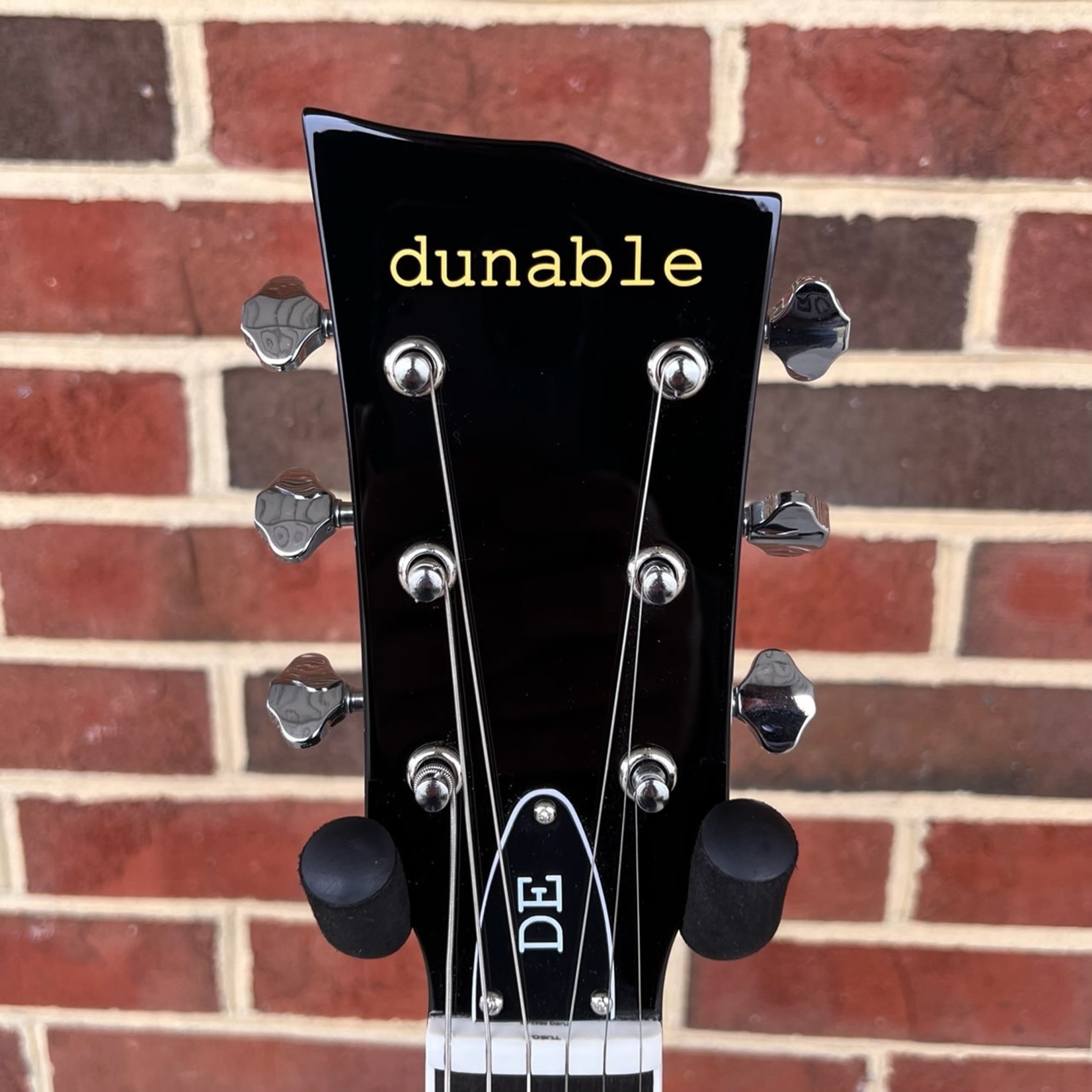 Dunable Guitars Dunable DE Cyclops, Gloss Black, Gig Bag