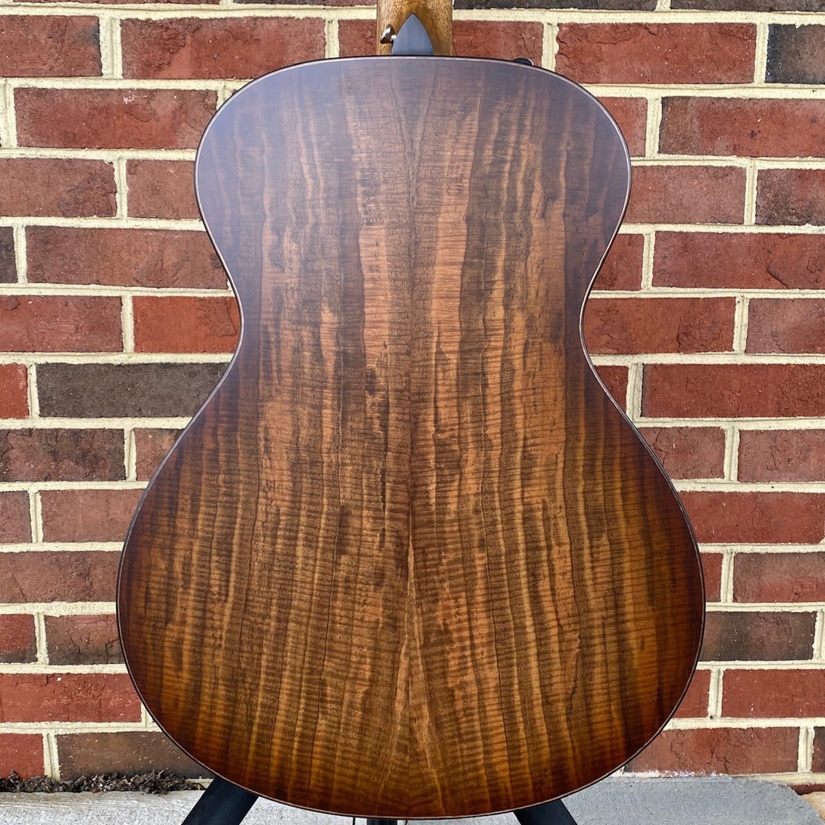 Taylor Taylor Catch Custom #16, Grand Concert, Queen’s Walnut Back and Sides, Sinker Redwood Top, Ebony Binding