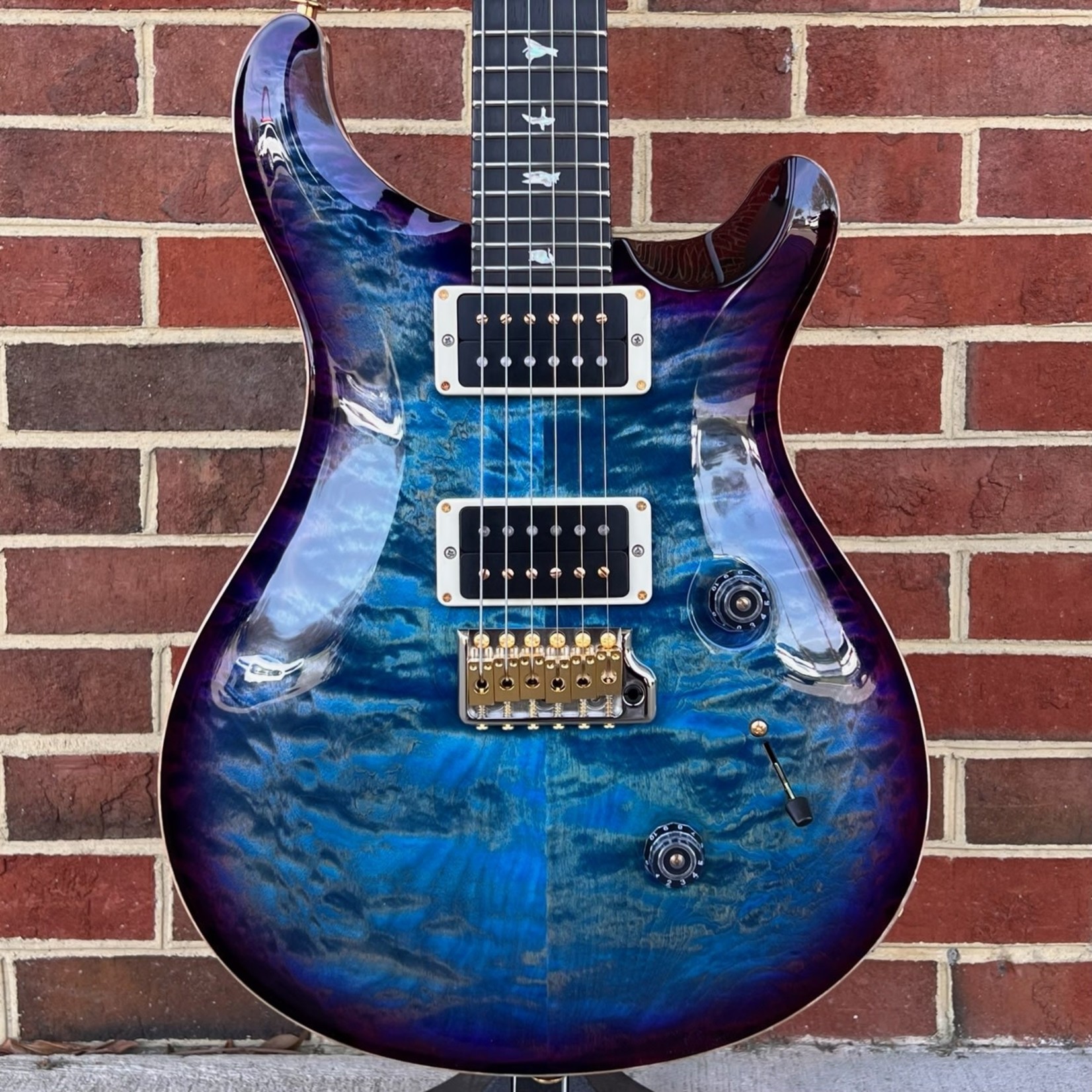 Paul Reed Smith Paul Reed Smith Wood Library Custom 24, 10-Top Quilted Maple, Aquabluex Purple Burst, Figured Maple Neck - Stained to Match, Ebony Fretboard, Mahogany Body, Pattern Thin Neck, 85/15 Pickups, Hybrid Hardware, Hardshell Case