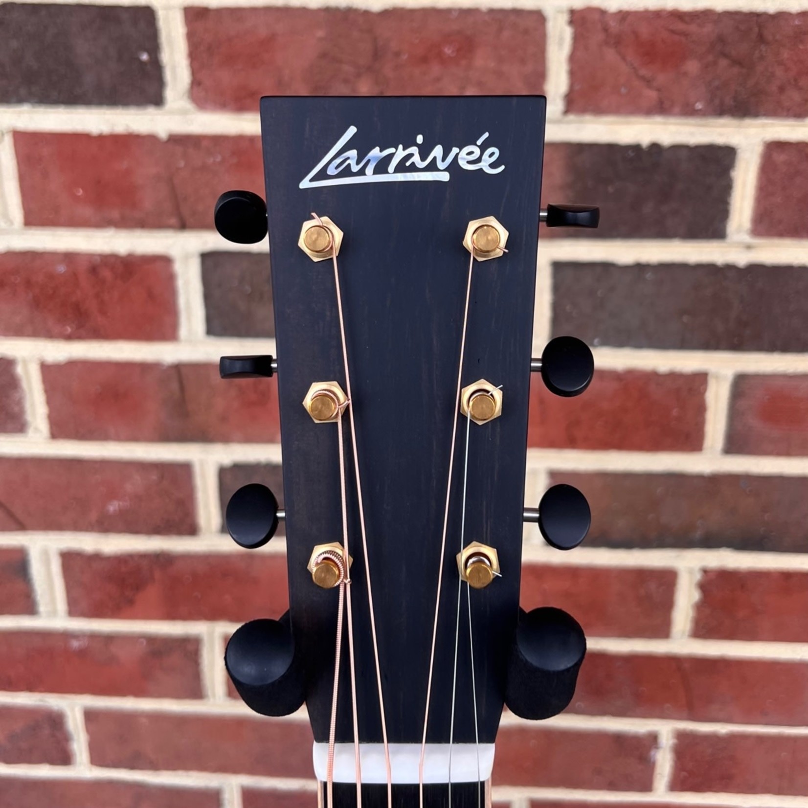 Larrivee Larrivee D-60 Custom, High Grade Bear Claw Sitka Spruce Top, Indian Rosewood Back & Sides, Flame Maple Binding, Ebony Bridge & Fretboard, Bone Nut & SaddleHardshell Case, SN# 137337