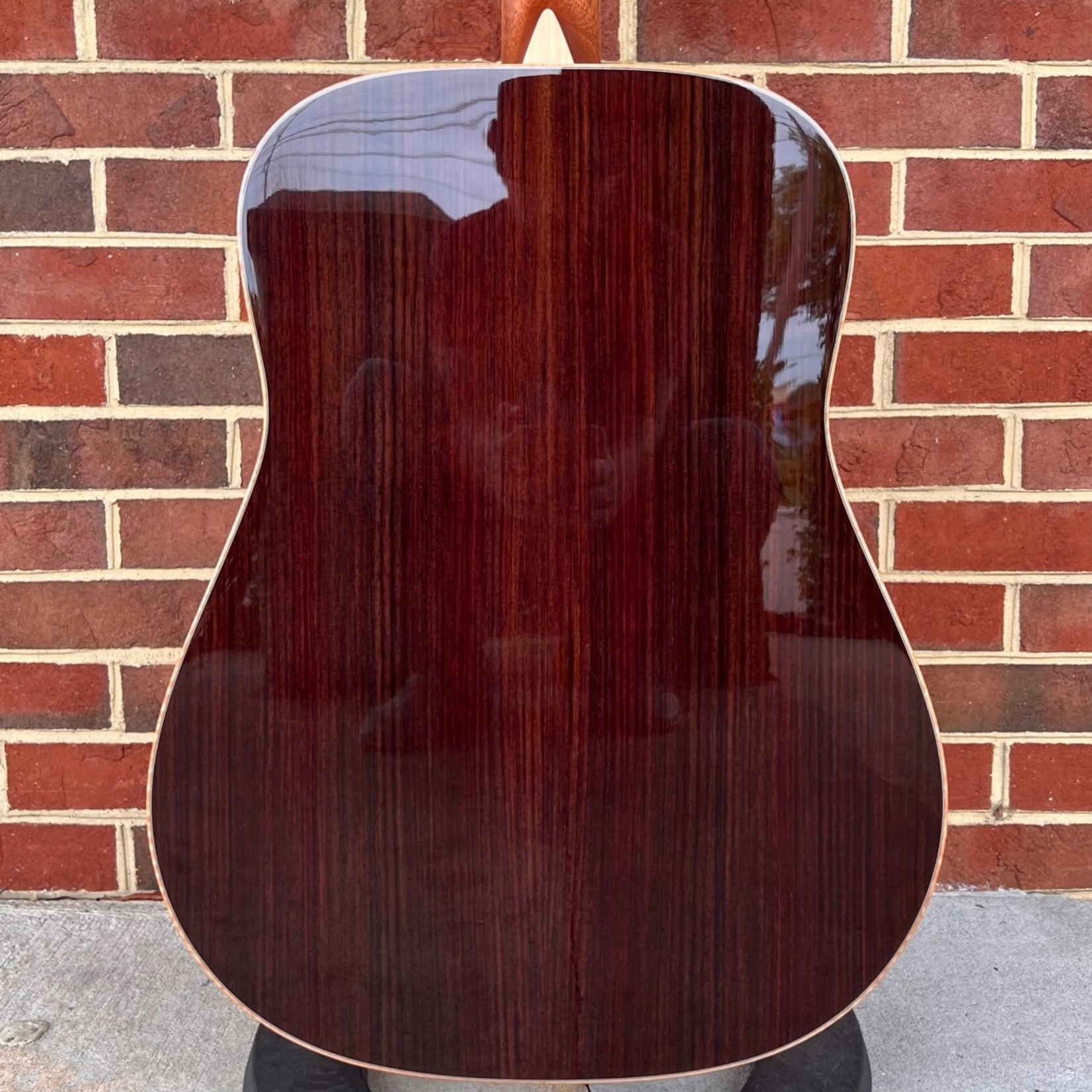 Larrivee Larrivee D-60 Custom, High Grade Bear Claw Sitka Spruce Top, Indian Rosewood Back & Sides, Flame Maple Binding, Ebony Bridge & Fretboard, Bone Nut & SaddleHardshell Case, SN# 137337