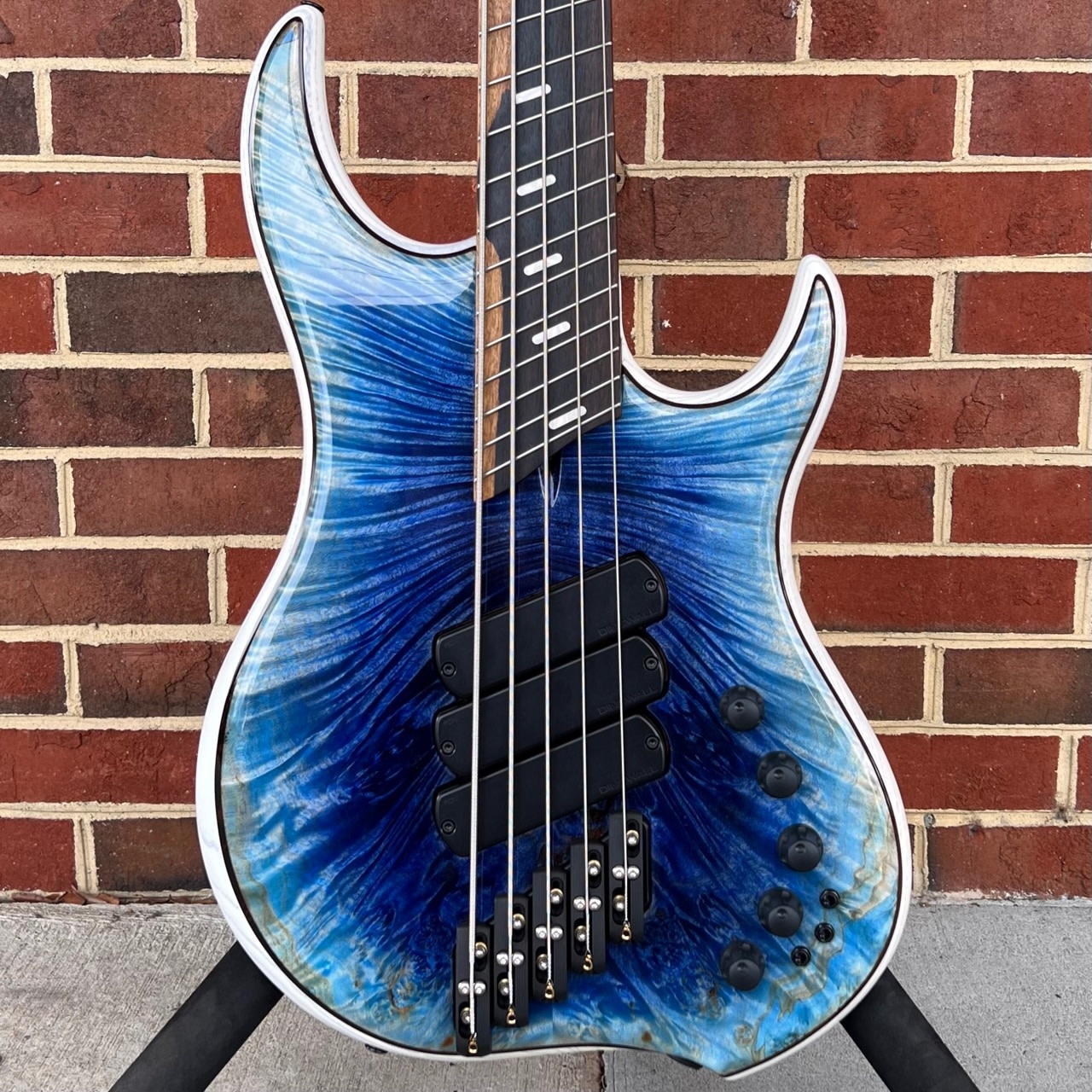 Dingwall Z3 Custom 5-String, Burl Maple X-Top, Wenge Contrast 