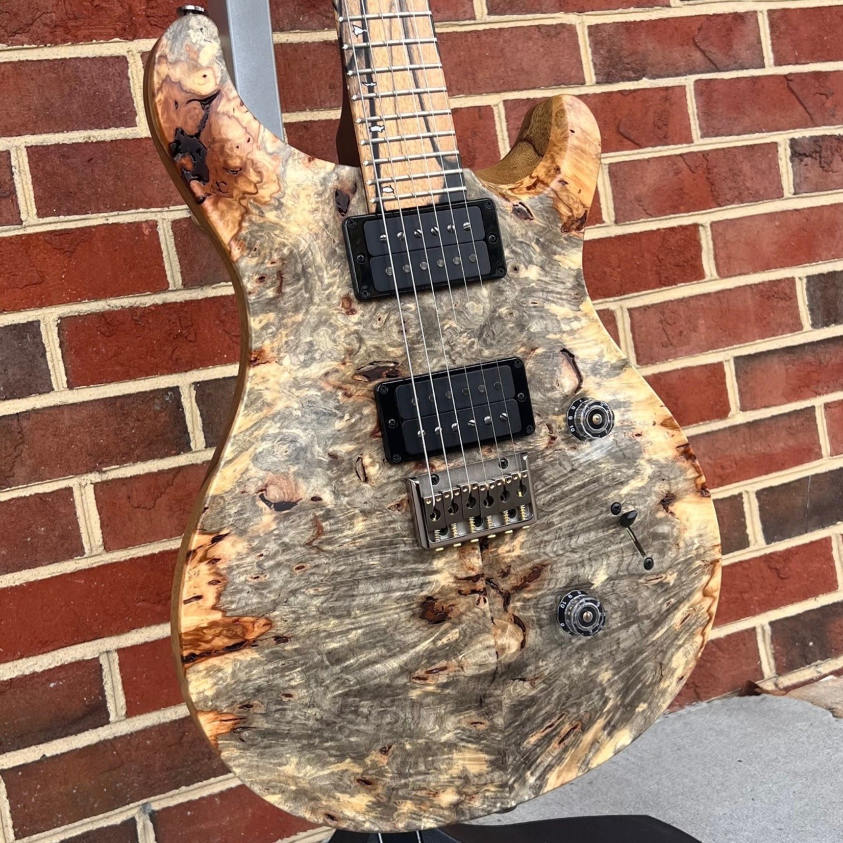 Paul Reed Smith Paul Reed Smith Private Stock Custom 24 Hardtail, PS# 9740, Buckeye Burl Top, Black Limba Body, Macassar Ebony Neck, Pale Moon Ebony Fretboard, Black Limba Back Plates, Smoked Black Hardware, Hardshell Case