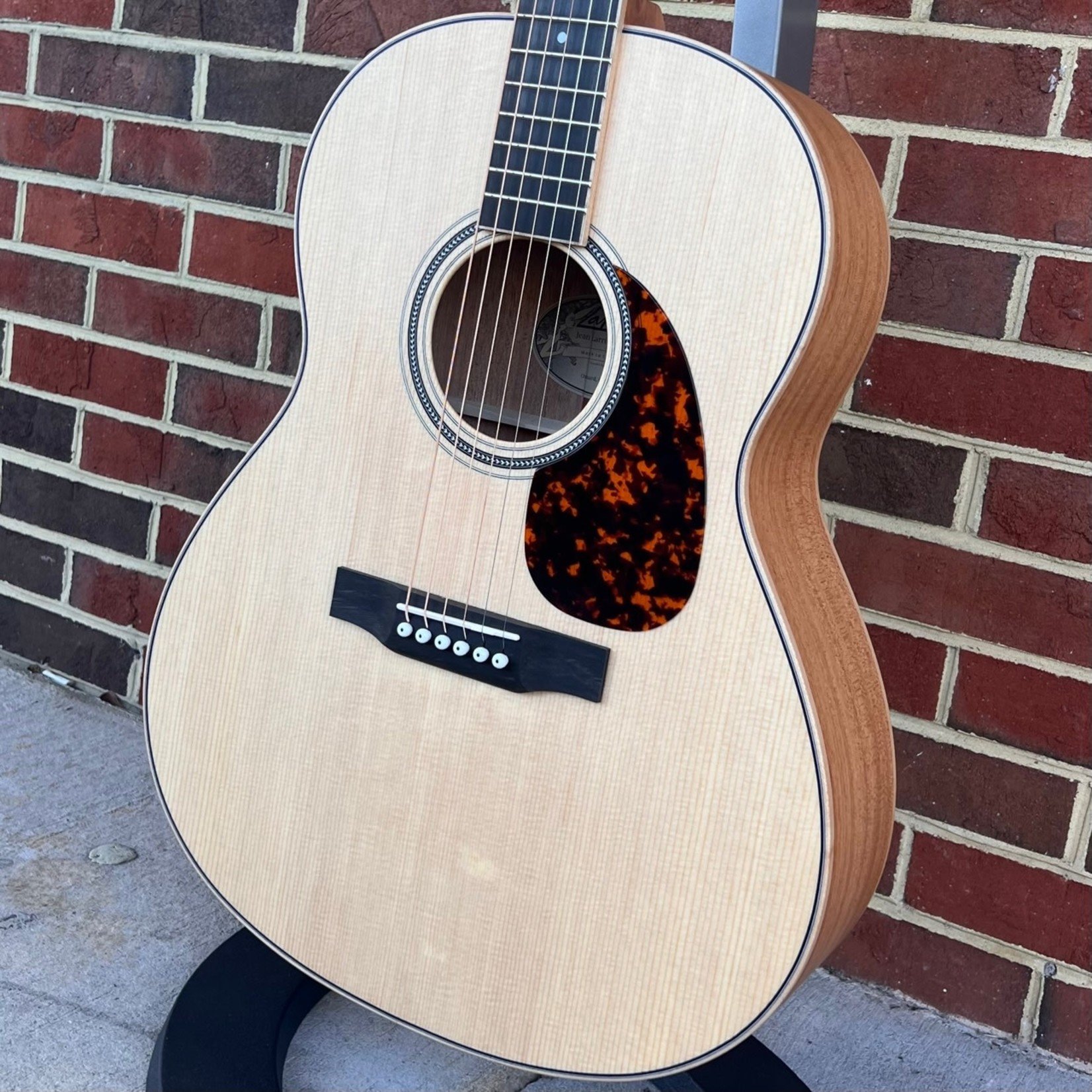 Larrivee Larrivee L-03, Sitka Spruce Top, Mahogany Back and Sides, Ebony Fretboard and Bridge, Maple Binding, Hardshell Case, SN# 138630