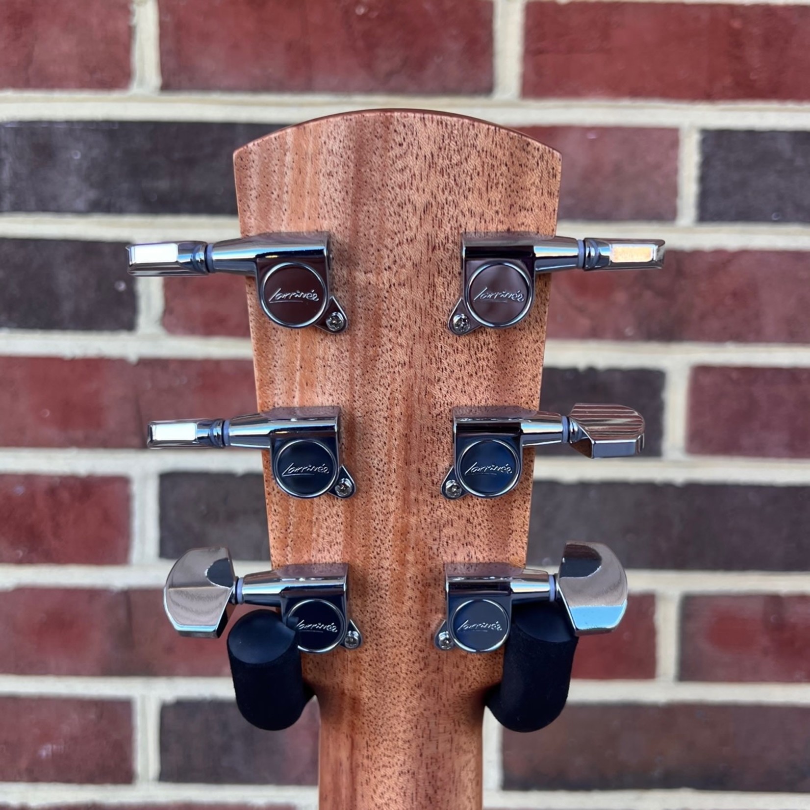 Larrivee Larrivee L-03, Sitka Spruce Top, Mahogany Back and Sides, Ebony Fretboard and Bridge, Maple Binding, Hardshell Case, SN# 138630