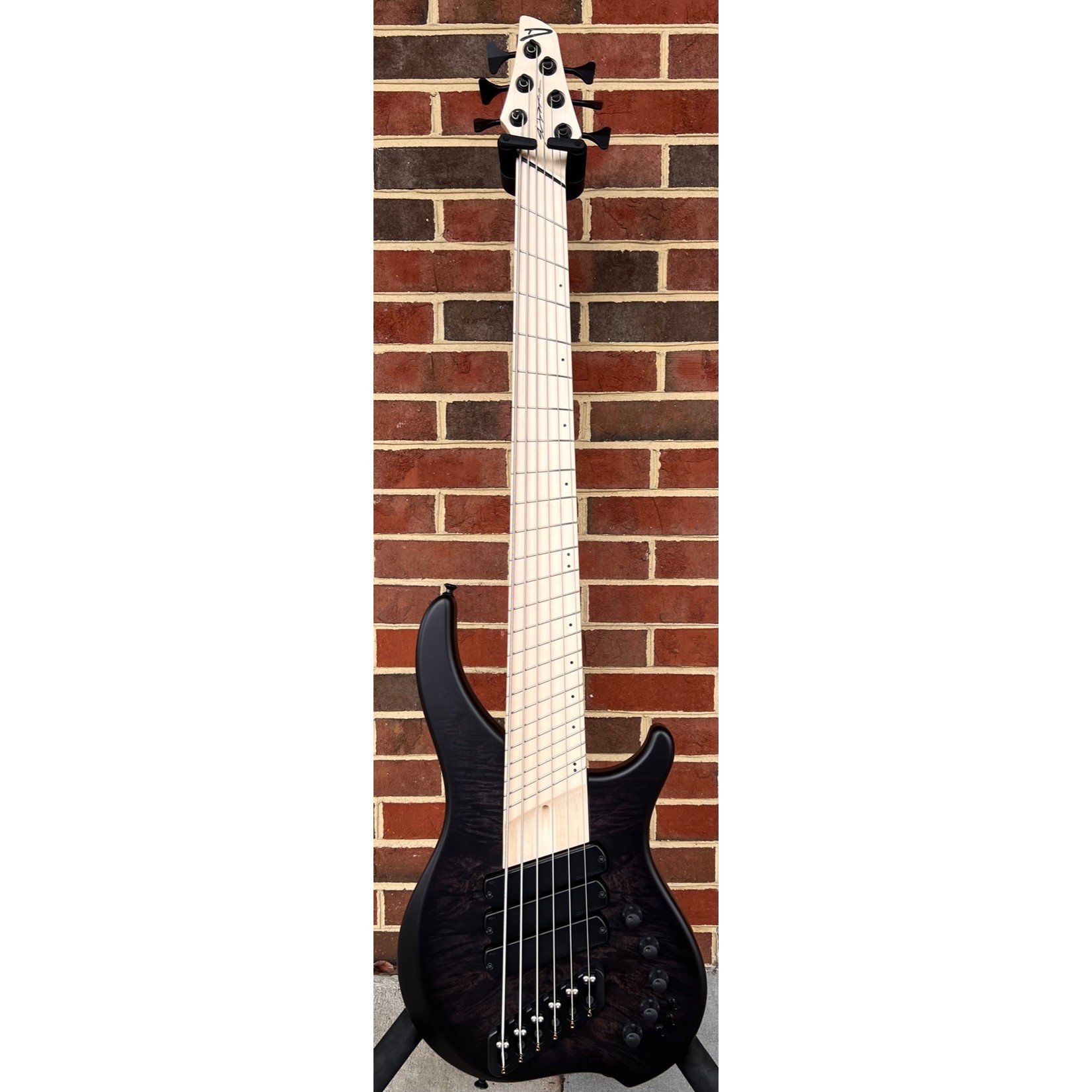 Dingwall Dingwall ABZ Custom 6-String, 3x Pickups, Burl Maple X-Top (#1637), Trans Blackburst, Maple Neck, Maple Fretboard, Dot Inlays, Darkglass Tone Capsule w/ Toggles, Dingwall Gig Bag, SN# 6548