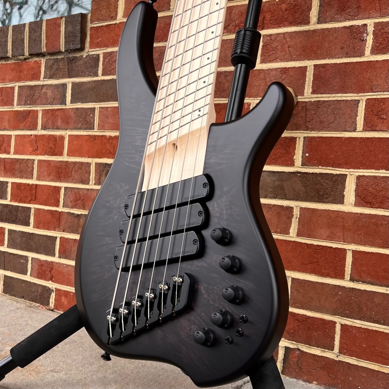 Dingwall Dingwall ABZ Custom 6-String, 3x Pickups, Burl Maple X-Top (#1637), Trans Blackburst, Maple Neck, Maple Fretboard, Dot Inlays, Darkglass Tone Capsule w/ Toggles, Dingwall Gig Bag, SN# 6548