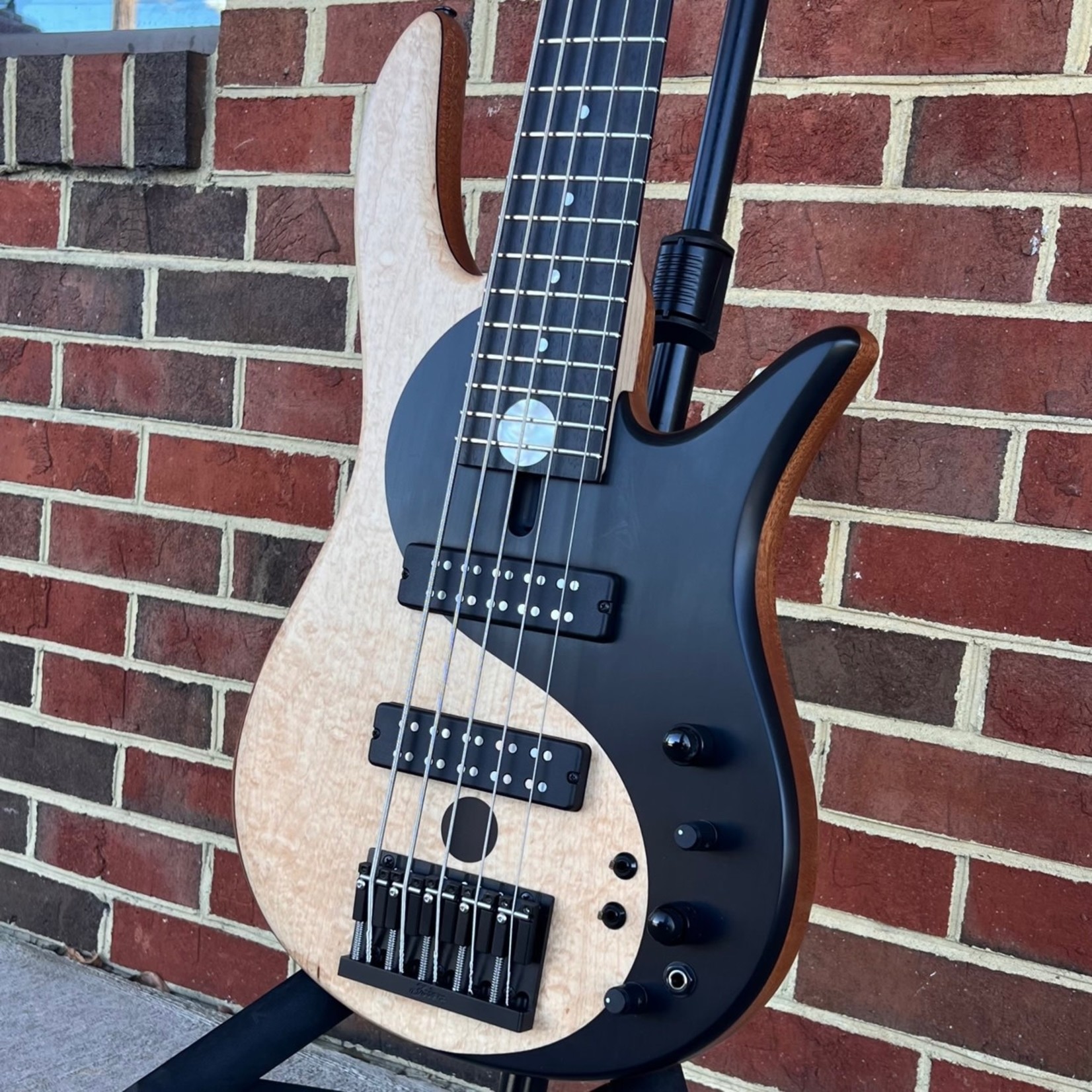 Fodera Fodera Yin Yang 5 Standard Blister Maple, Blister Maple / Painted Yin Yang Top, Mahogany Body, Ebony Fretboard, Gotoh Tuners, Fodera/Duncan Dual Coil Pickups