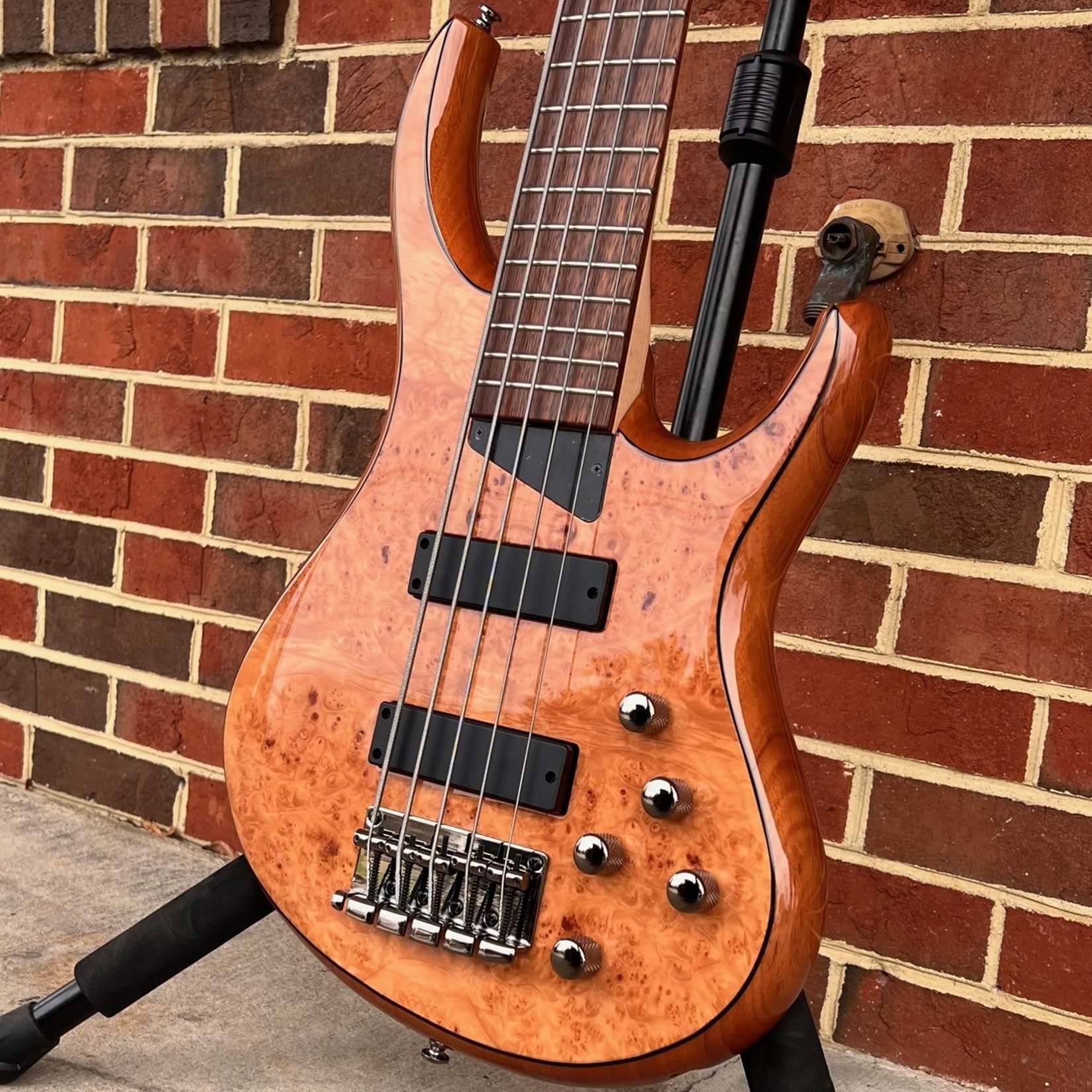 MTD MTD Kingston Z 5-String, Natural Gloss, Figured Maple Top, Mahogany Body, Indian Laurel Fretboard