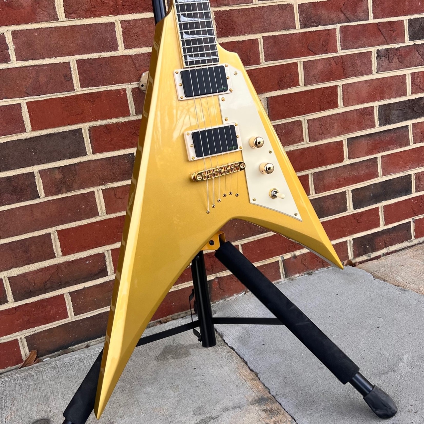 LTD ESP LTD Kirk Hammett KH-V, Metallic Gold, Korina Body, Macassar Ebony Fretboard, EMG Bone Breaker Pickups, Locking Tuners, Hardshell Case