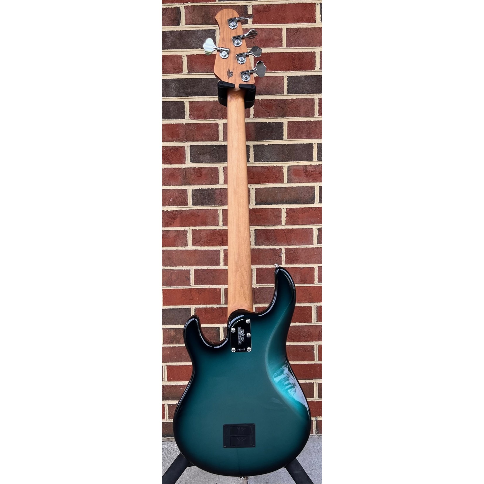 Stingray　Neck,　Case　Music　5-String,　Mono　Man　Man　Fretboard,　Music　Pearl,　Frost　Maple　Maple　Roasted　Roasted　Music　H,　Special　The　Green　Loft