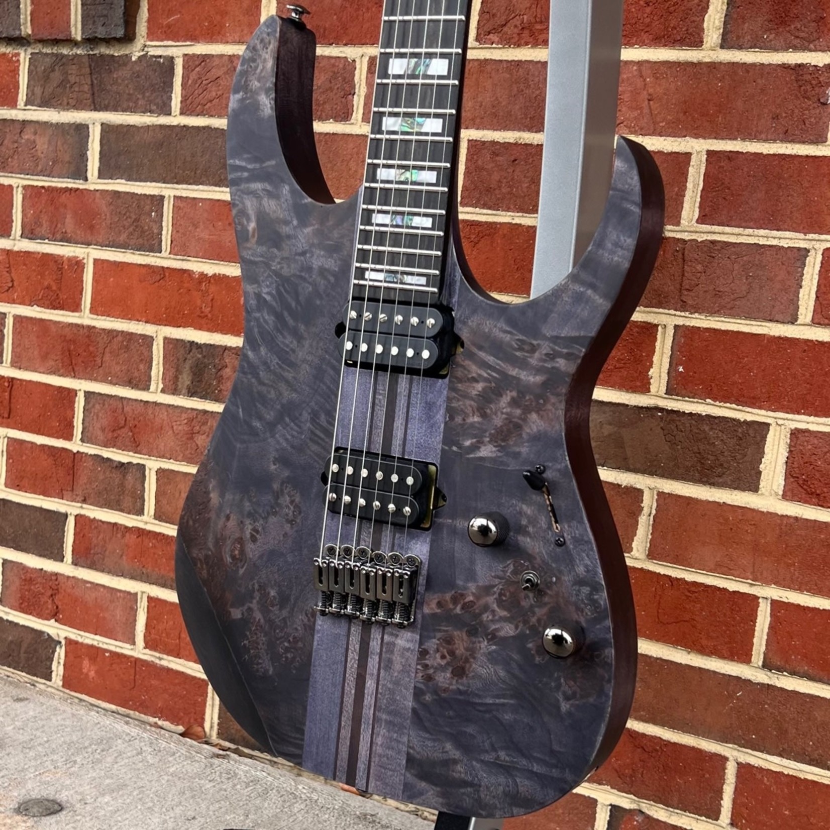 Ibanez Ibanez Premium RGT1221PBDTF, Neck-Thru, Deep Twilight Flat, Poplar Burl Top, DiMarzio Tone Zone/Air Norton Pickups, Gotoh Locking Tuners, Gig Bag