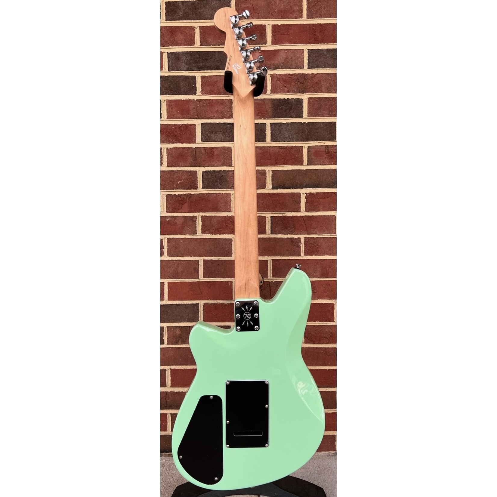 Reverend Reverend Descent W, Baritone, Oceanside Green, Korina Body, Roasted Maple Neck and Fretboard, Wilkinson Tremolo, Locking Tuners