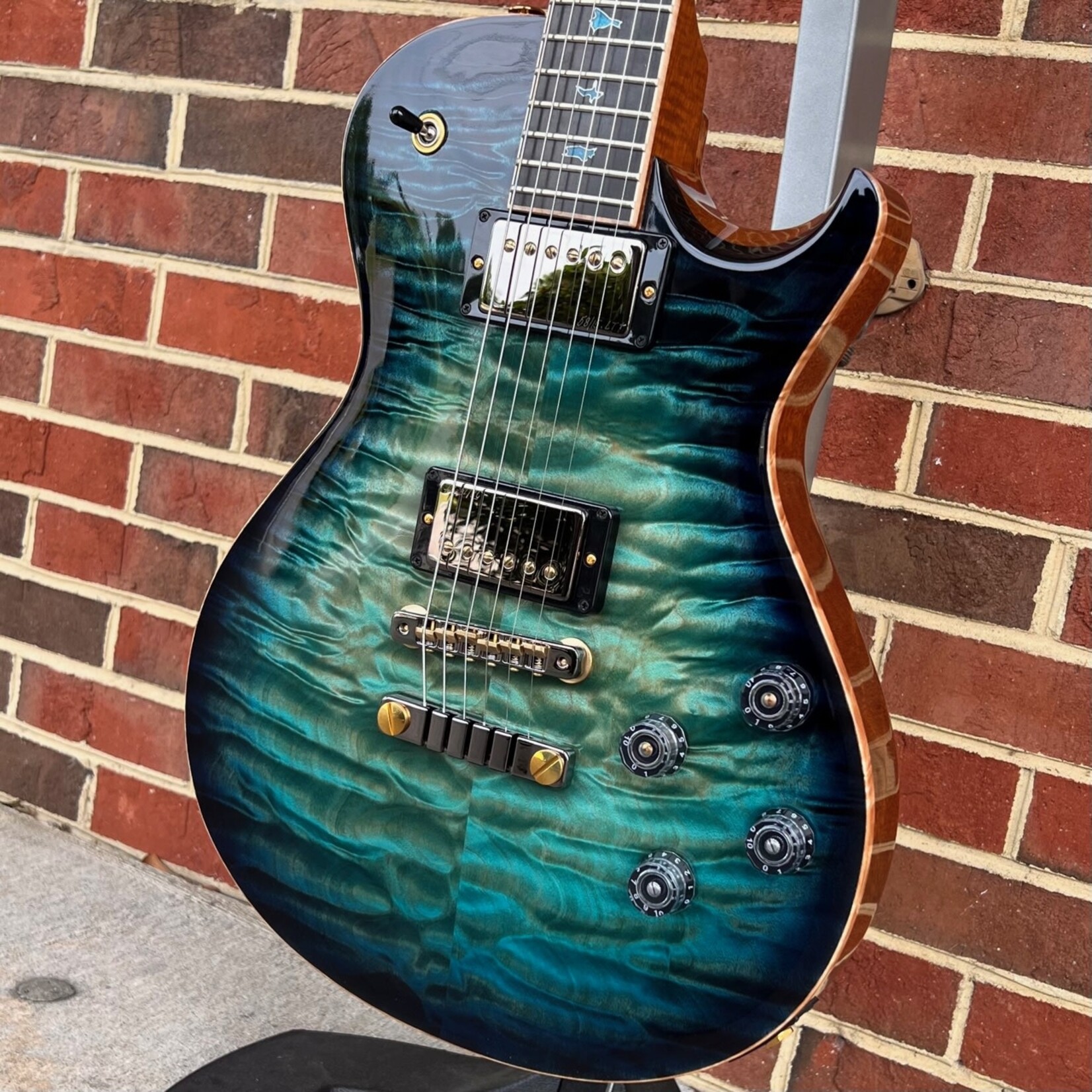 Paul Reed Smith Paul Reed Smith Private Stock McCarty 594 Singlecut, Sub Zero Glow Smokeburst, Quilted Maple Top, Figured Mahogany Body, Figured Mahogany Neck, Ebony Fretboard, Stained Curly Maple Bird Inlays with Sparkle Mother of Pearl Outlines, Smoked Black Hardware
