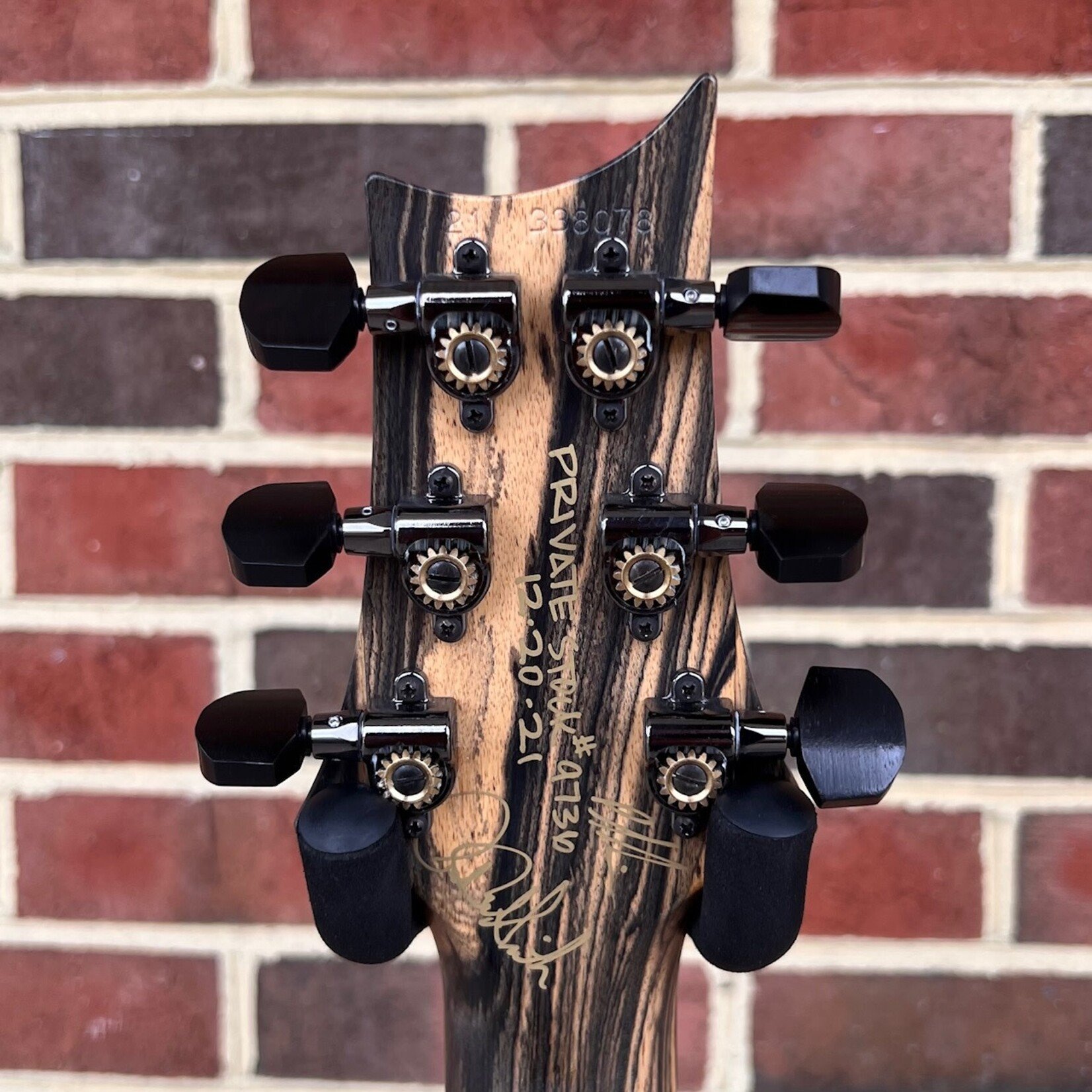 Paul Reed Smith Paul Reed Smith Private Stock #9736, McCarty 594 Semi-Hollow, Pale Moon Ebony Top, Black Limba Body, Pale Moon Ebony Fretboard, Pale Moon Ebony Neck, Ebony Binding, Ruby Synthetic Opal Bird Inlays, Smoked Black Hardware, Hardshell Case (USED)