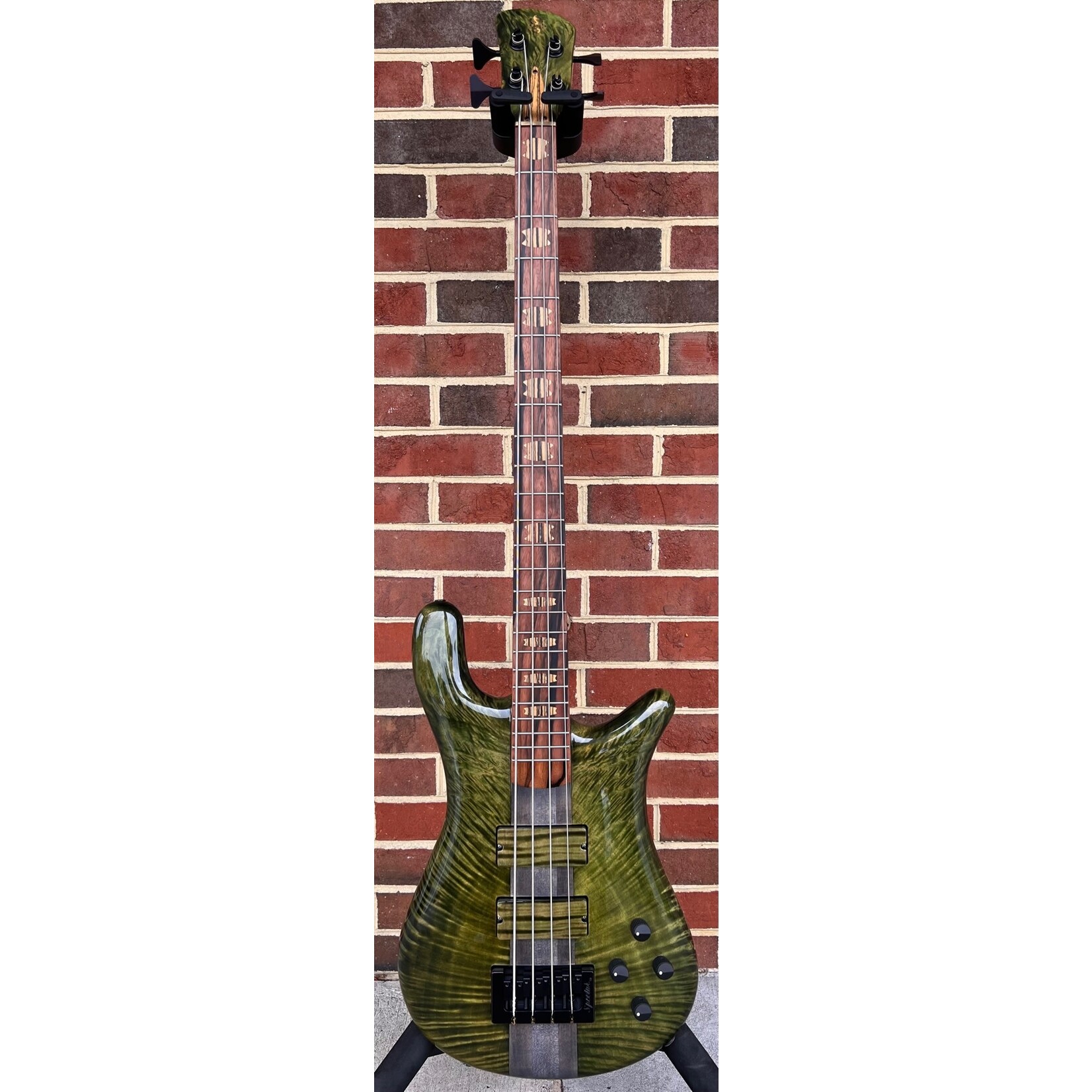 Spector Spector USA NS-2, The Music Loft 30th Anniversary, Flame Maple Top, Envy Green Gloss, 3pc Maple Neck (Matte Finish), Charcoal Stained Neck, Macassar Ebony Fretboard, Pale Moon Ebony Inlays, EMG 35DCX Pickups, HAZ 9v Preamp, TSA Case