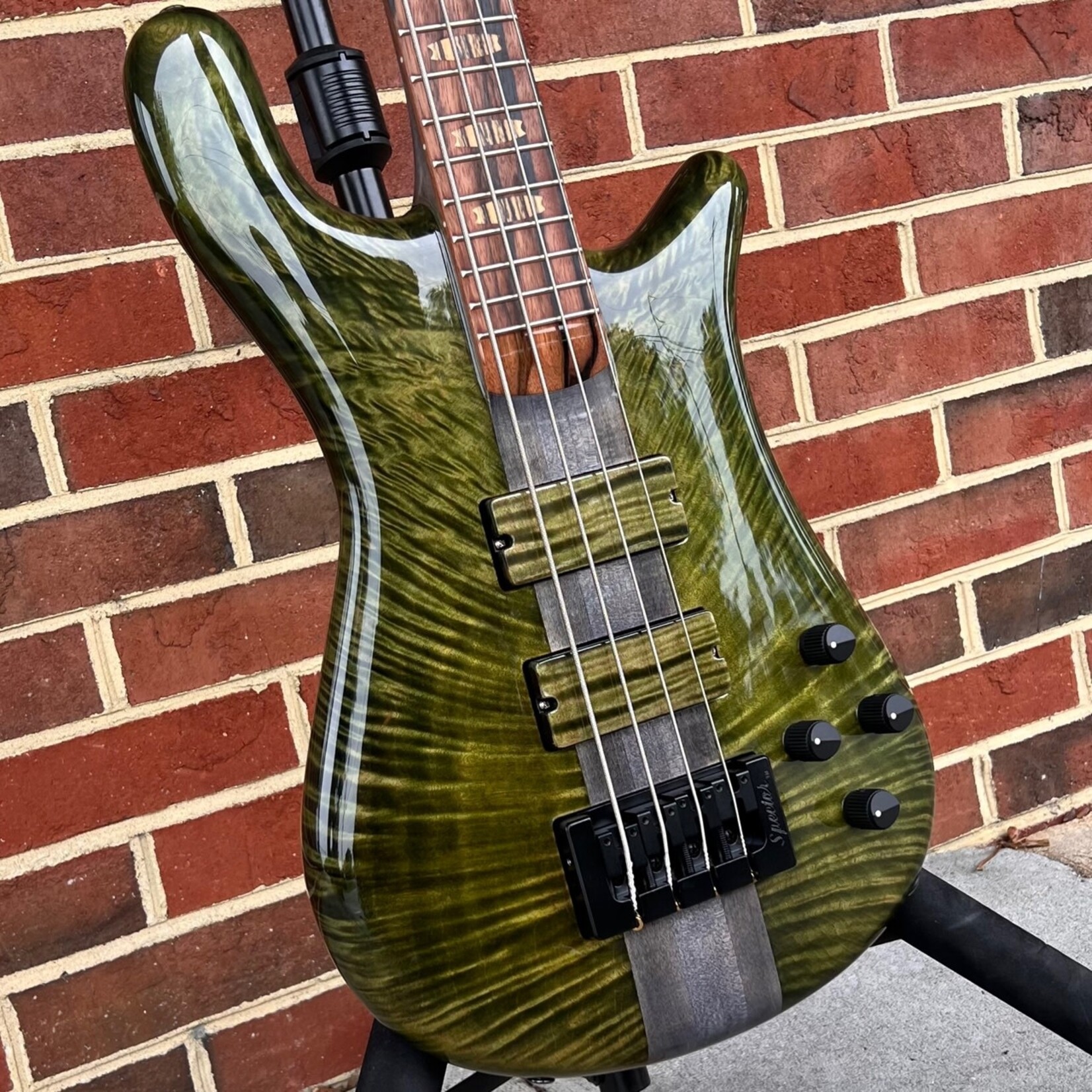 Spector Spector USA NS-2, The Music Loft 30th Anniversary, Flame Maple Top, Envy Green Gloss, 3pc Maple Neck (Matte Finish), Charcoal Stained Neck, Macassar Ebony Fretboard, Pale Moon Ebony Inlays, EMG 35DCX Pickups, HAZ 9v Preamp, TSA Case