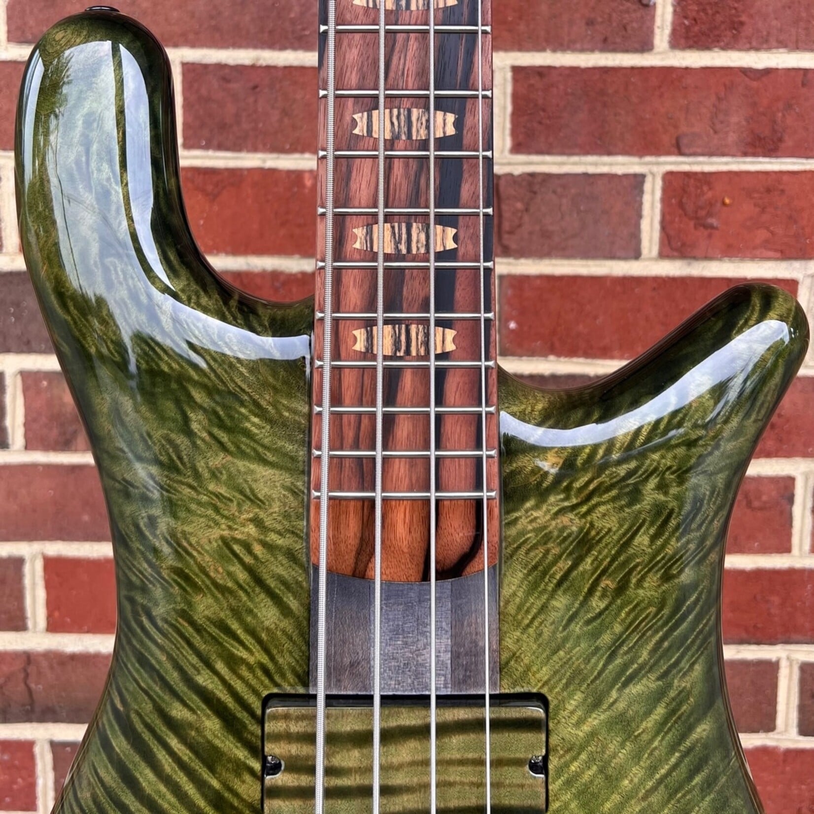 Spector Spector USA NS-2, The Music Loft 30th Anniversary, Flame Maple Top, Envy Green Gloss, 3pc Maple Neck (Matte Finish), Charcoal Stained Neck, Macassar Ebony Fretboard, Pale Moon Ebony Inlays, EMG 35DCX Pickups, HAZ 9v Preamp, TSA Case