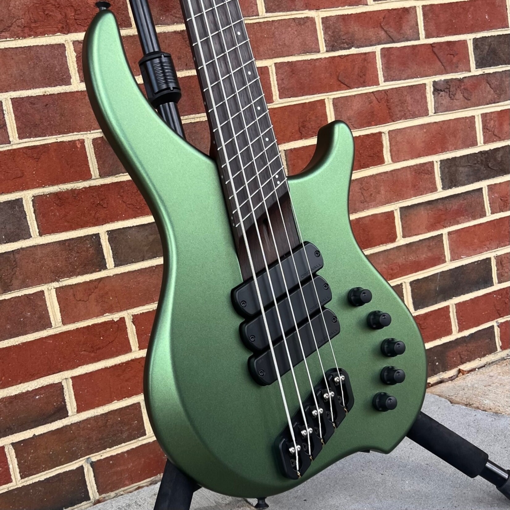 Dingwall Dingwall ABZ Custom 5-String, Olivine Matte, 3x Pickups, Swamp Ash Body, Wenge Neck & Fretboard, P-Tone & Super Fatty II Pickups, Dingwall Gig Bag