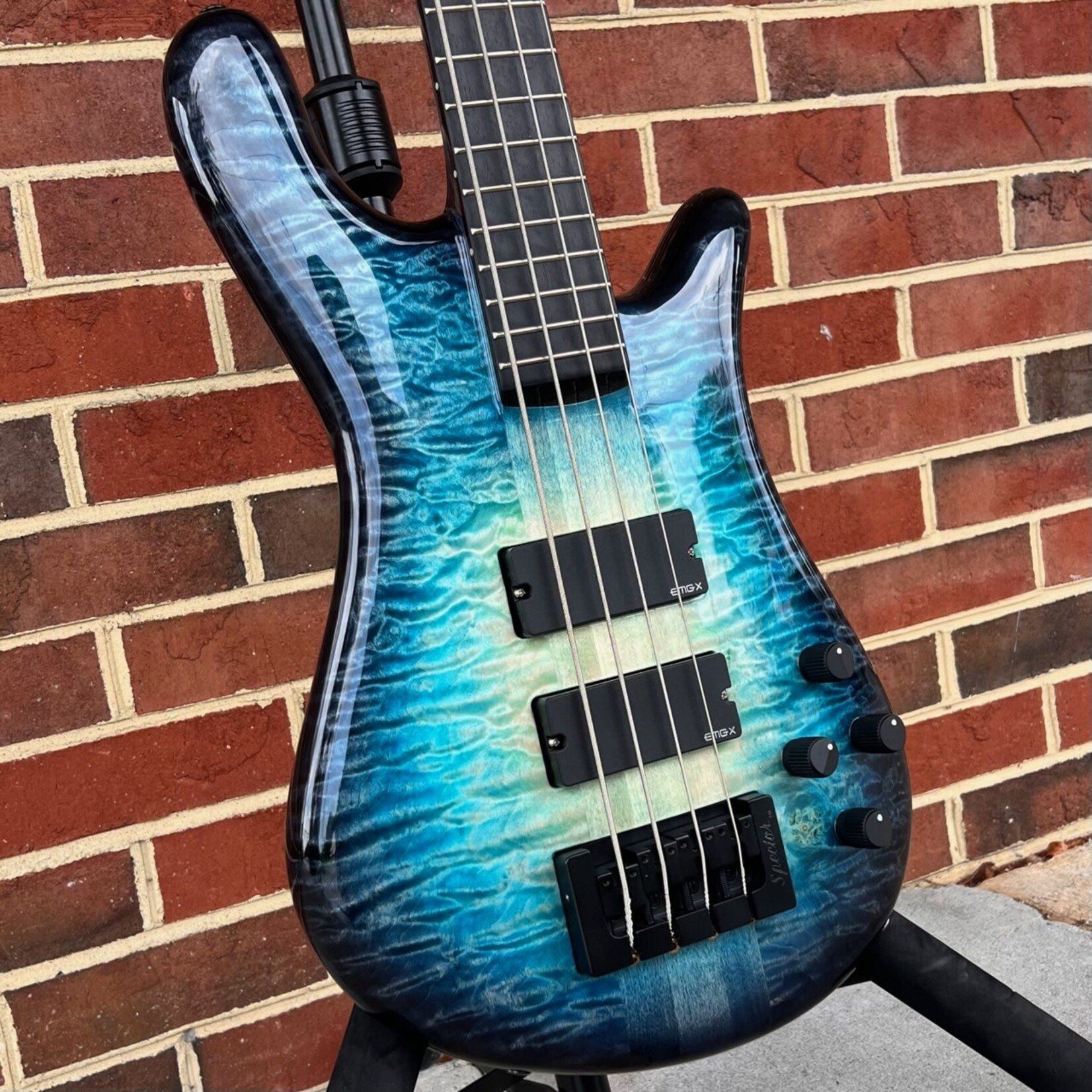 Spector Spector USA NS-2, The Music Loft 30th Anniversary, Glacier Burst, Solid Quilted Maple Wings, 3pc Maple Neck, Ebony Fretboard, Abalone Crown 12th Fret Inlay, Ebony Headstock, EMG 35DCX Pickups, Spector HAZ 9v Preamp, TSA Case
