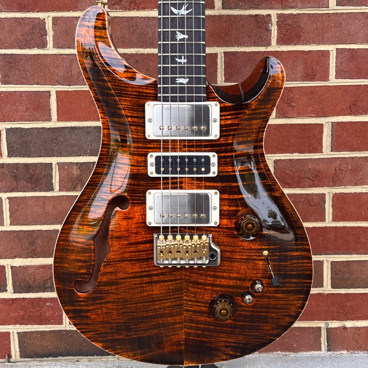 Paul Reed Smith Special 22 Semi-Hollow, 10-Top, Orange Tiger, Hybrid Hardware, Hardshell Case Paul Reed Smith Special 22 Semi-Hollow, 10-Top, Orange Tiger, Hybrid Hardware, Hardshell Case