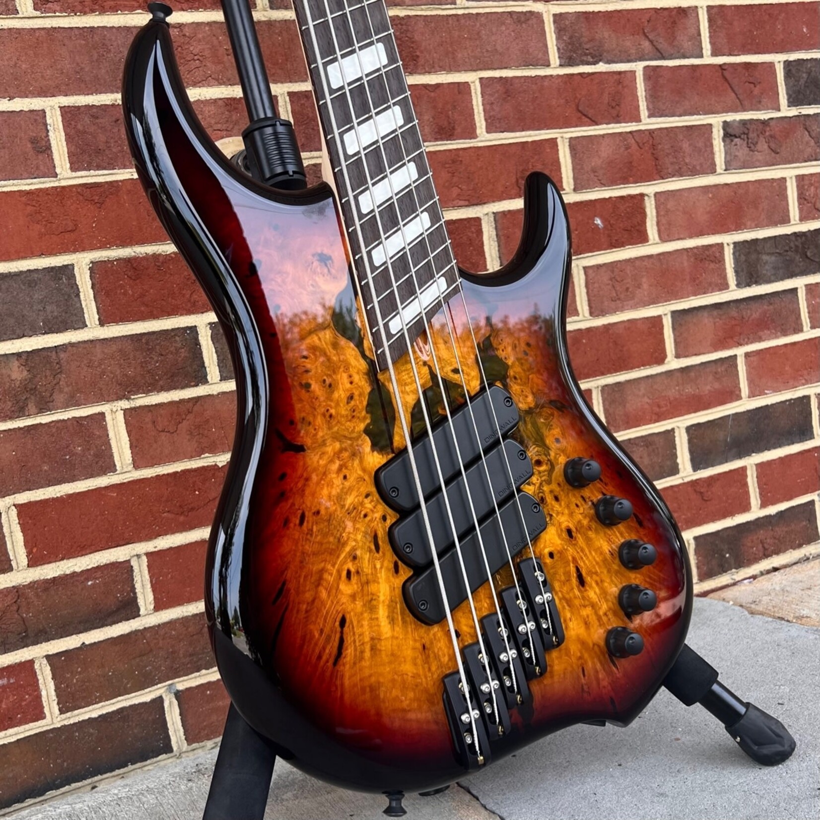 Dingwall Dingwall Z3 Custom 5-String, Buckeye Burl X-Top, Dual Density Swamp Ash Body, 3-Tone Sunburst - Front & Back, Maple Neck, Wenge Fretboard, Block Inlays - White Pearloid, Super Fatty II & P-Tone Pickups, Darkglass Tone Capsule, Dingwall Deluxe Gig