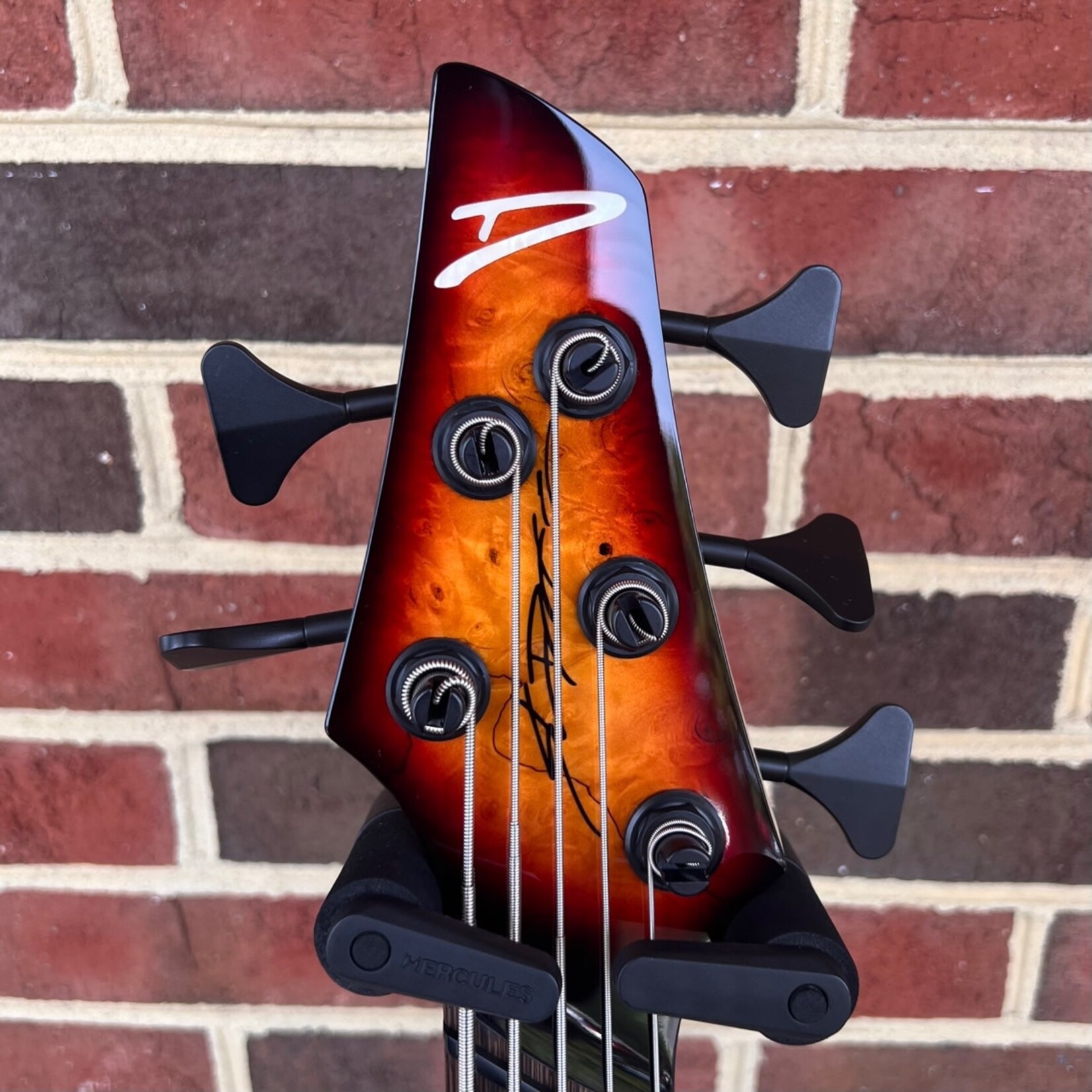 Dingwall Dingwall Z3 Custom 5-String, Buckeye Burl X-Top, Dual Density Swamp Ash Body, 3-Tone Sunburst - Front & Back, Maple Neck, Wenge Fretboard, Block Inlays - White Pearloid, Super Fatty II & P-Tone Pickups, Darkglass Tone Capsule, Dingwall Deluxe Gig