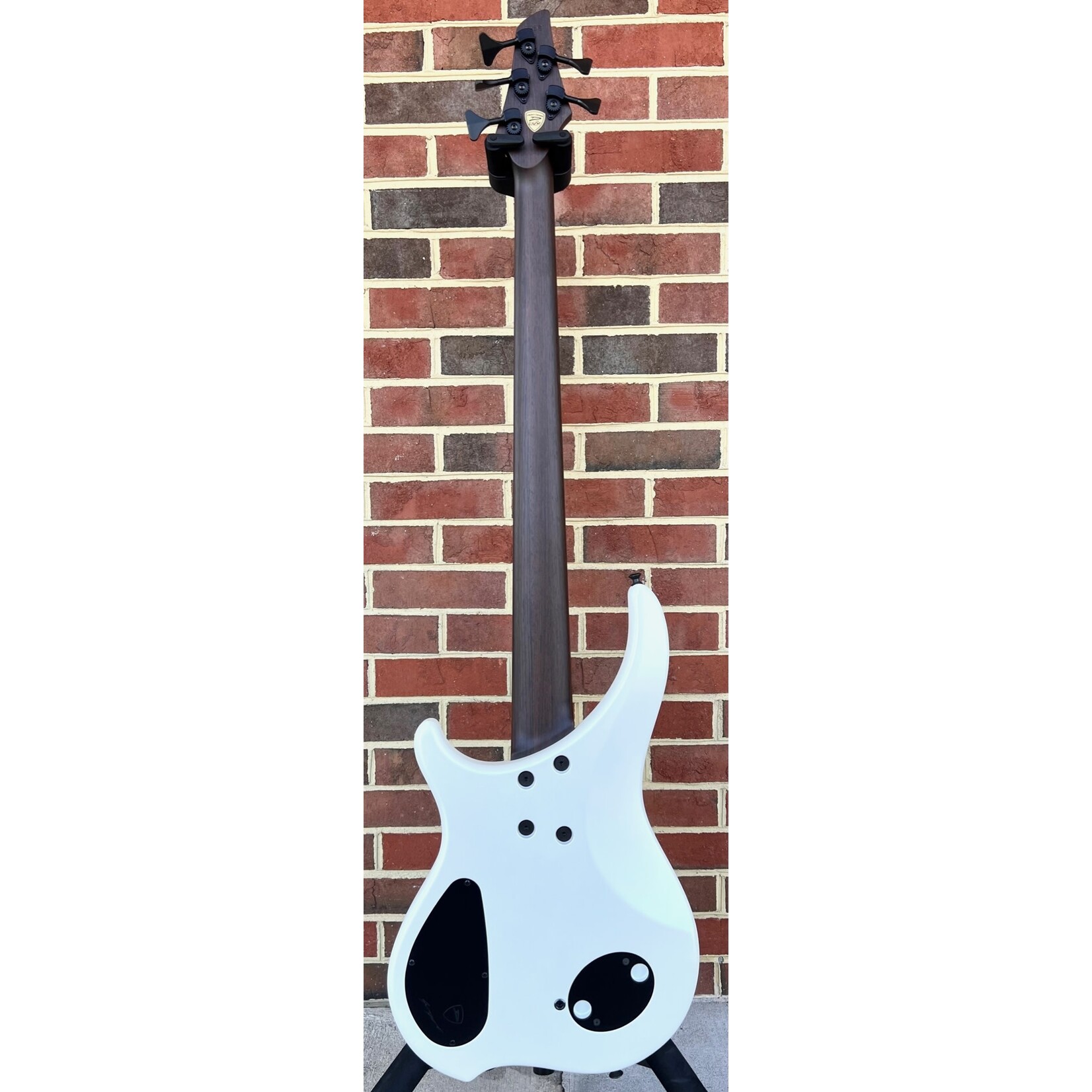 Dingwall Dingwall Custom ABI 5-String, Ducati Matte White, Alder Body, 3x FD3 pickups, Wenge Neck & Fretboard, Speedo Bar Inlays, Dingwall Gig Bag