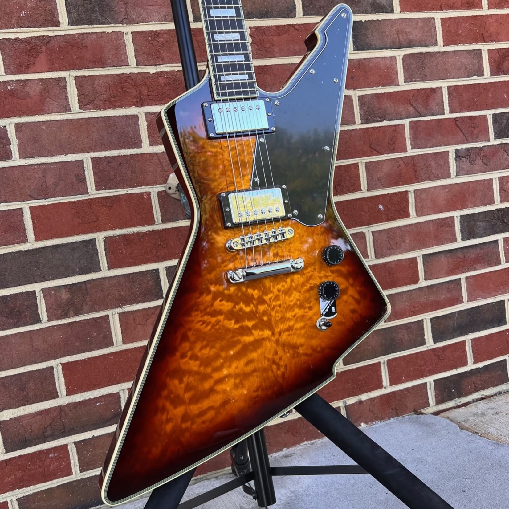 Schecter Guitar Research Schecter E-1 Custom, Vintage Sunburst, Quilted Maple Top, Ebony Fretboard, Locking Tuners, Schecter USA Sunset Strip/Pasadena Pickups, SN# W23051923