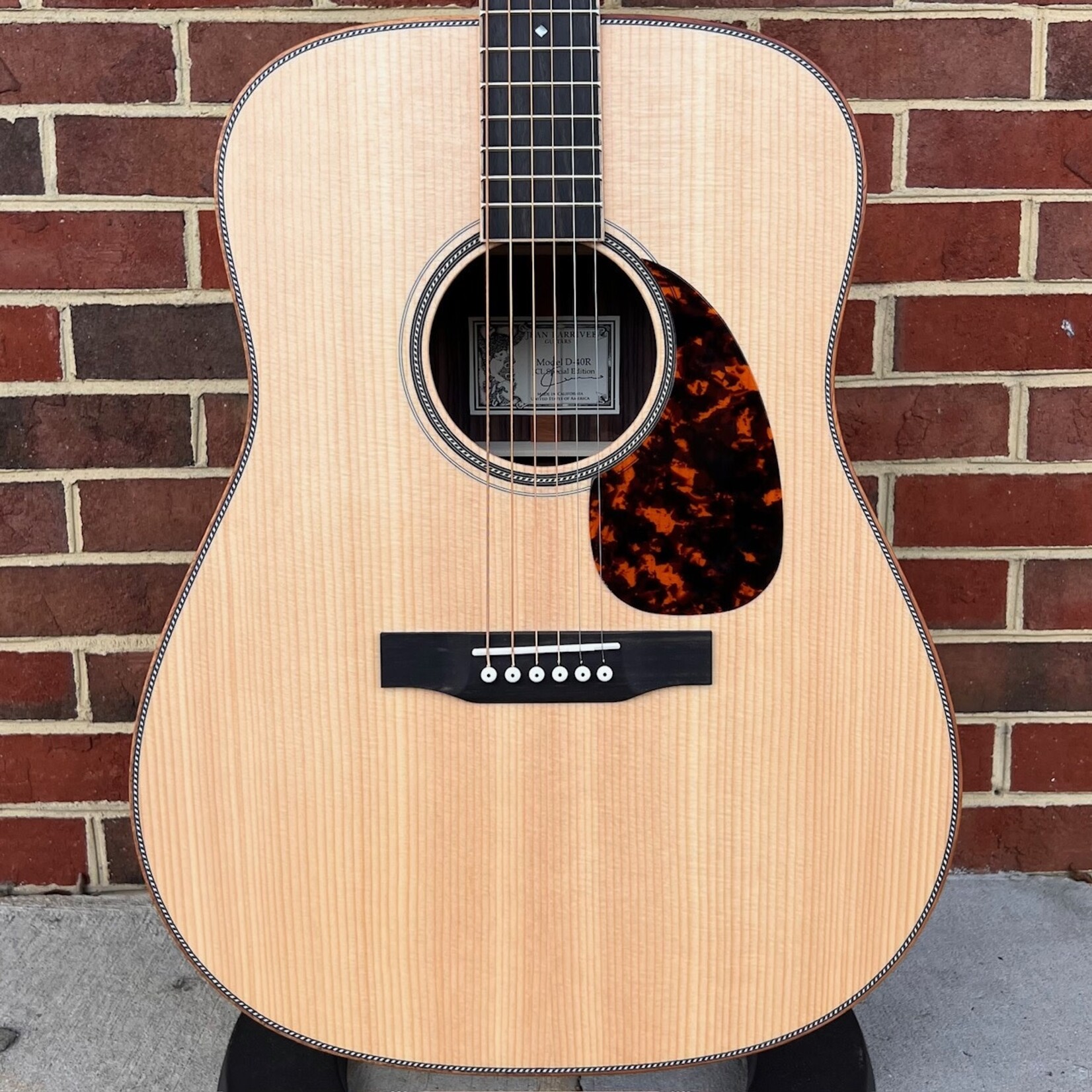 Larrivee Larrivee D-40RW Bluegrass Special, Select Sitka Spruce Bluegrass Top, Rosewood Back & Sides, Enlarged Soundhole, JCL 12th Fret Inlay, Koa Binding, Hardshell Case