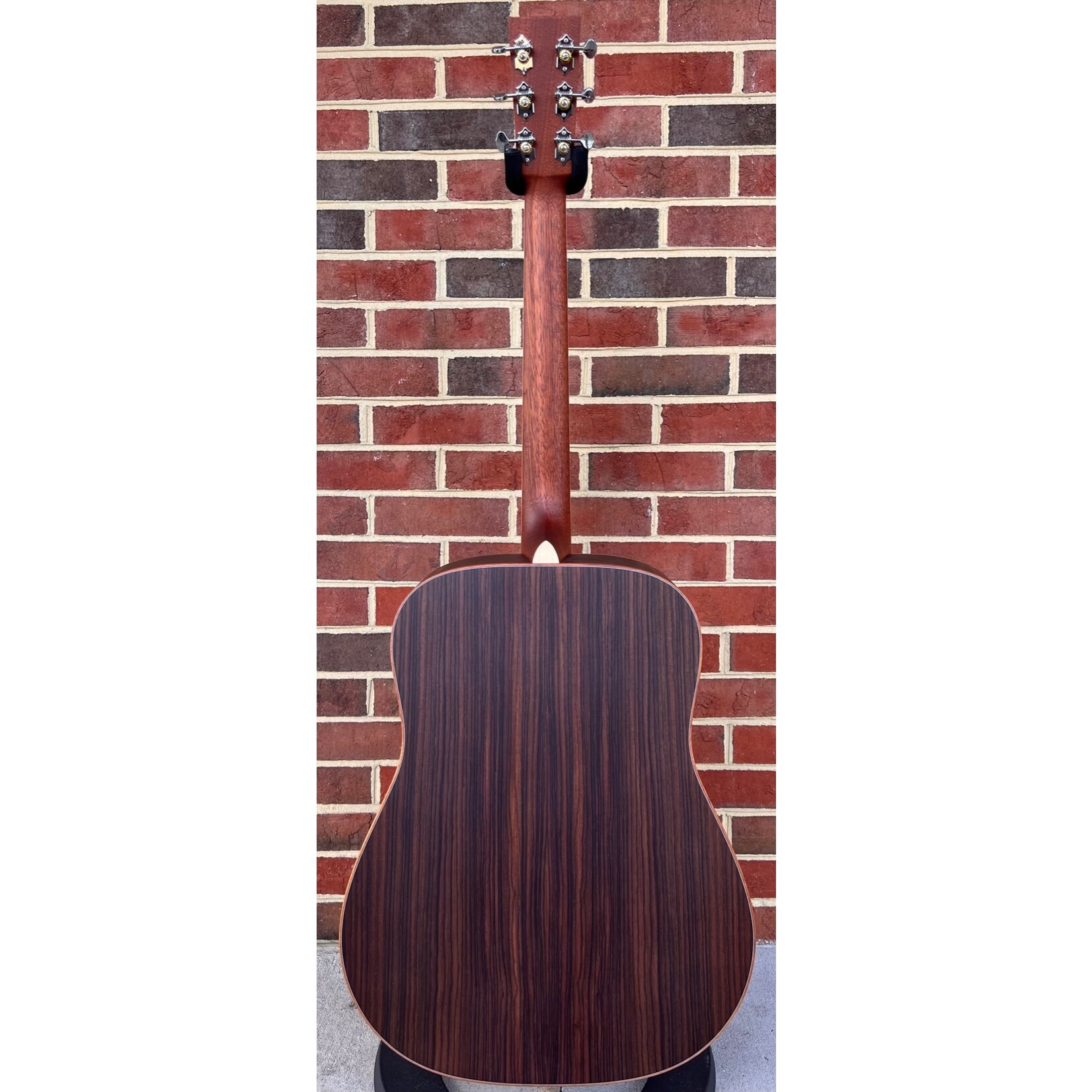 Larrivee Larrivee D-40RW Bluegrass Special, Select Sitka Spruce Bluegrass Top, Rosewood Back & Sides, Enlarged Soundhole, JCL 12th Fret Inlay, Koa Binding, Hardshell Case