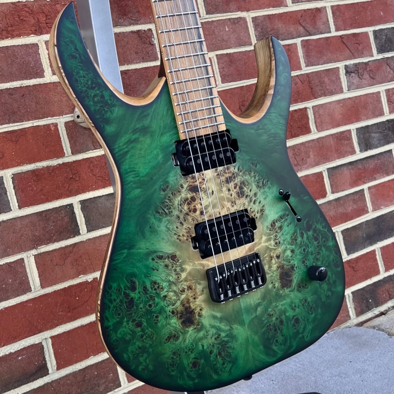 Mayones Mayones Duvell Elite 6, Natural Fade Green Burst Out Satin, 4A Eye Poplar Top, Black Limba Body, 3A Pale Moon Ebony Fretboard, 5pc Wenge/Purpleheart Neck, Matching Headstock, Bare Knuckle TKO Pickups, Hipshot Bridge & Locking Tuners, Mayones Hybrid Ca