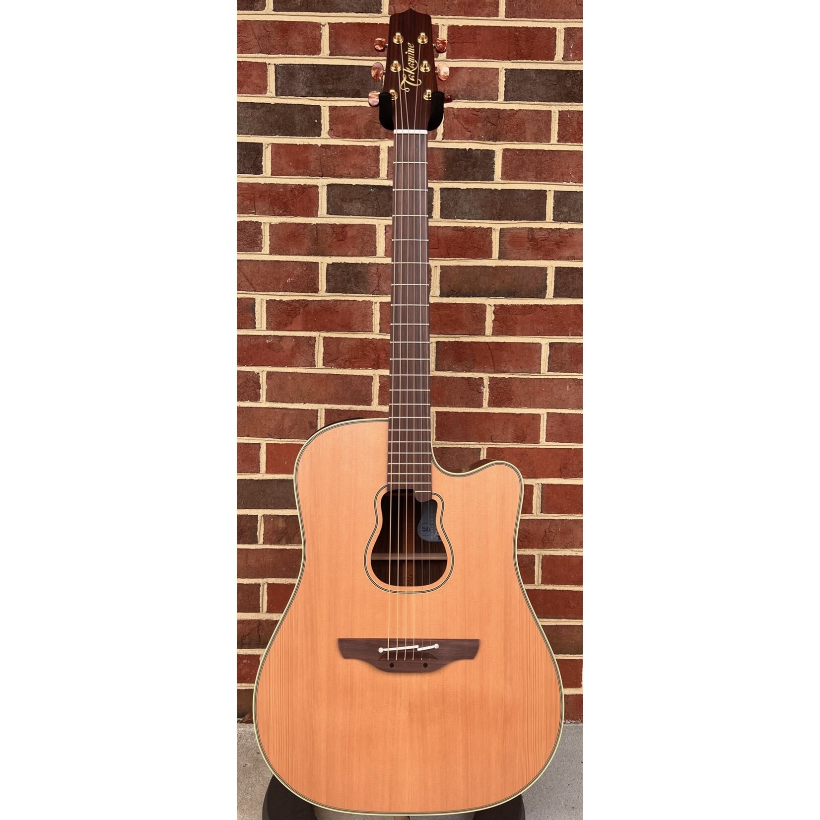 Takamine Takamine GB7C Garth Brooks Signature Model, Solid Cedar Top, Solid Indian Rosewood Back, CT 4B II Electronics, Hardshell Case