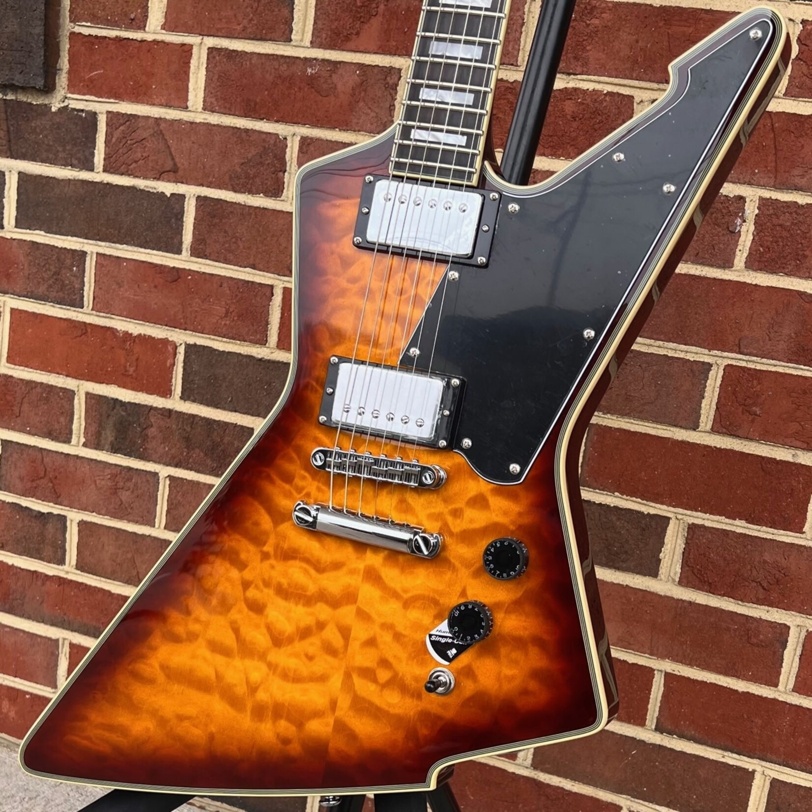 Schecter Guitar Research Schecter E-1 Custom, Vintage Sunburst, Quilted Maple Top, Ebony Fretboard, Locking Tuners, Schecter USA Sunset Strip/Pasadena Pickups, SN# W23111845