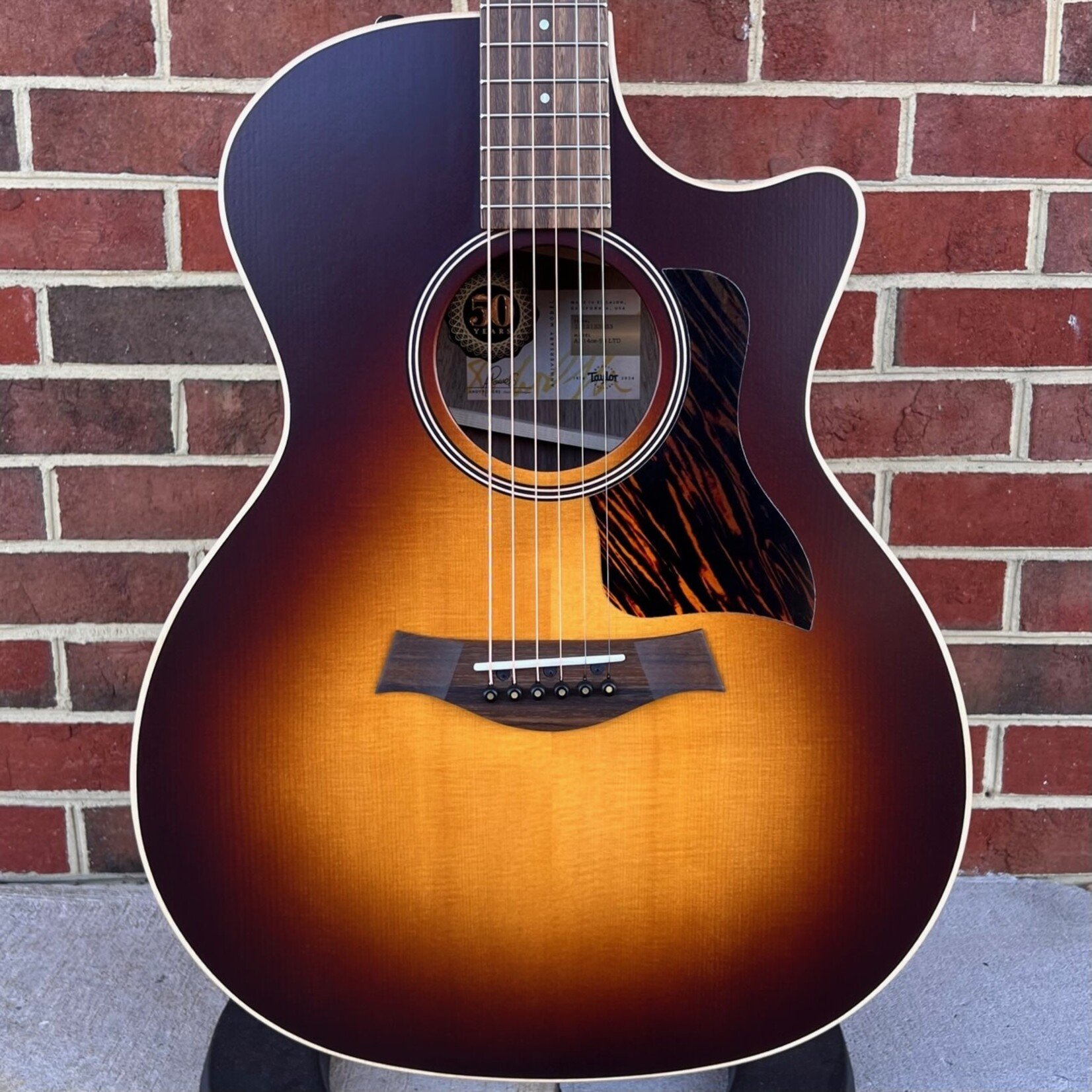 Taylor Taylor 50th Anniversary AD14ce-SB LTD, American Dream, Tobacco Sunburst, Solid Sitka Spruce Top, Solid Walnut Back & Sides, ES2 Electronics, Aero Case