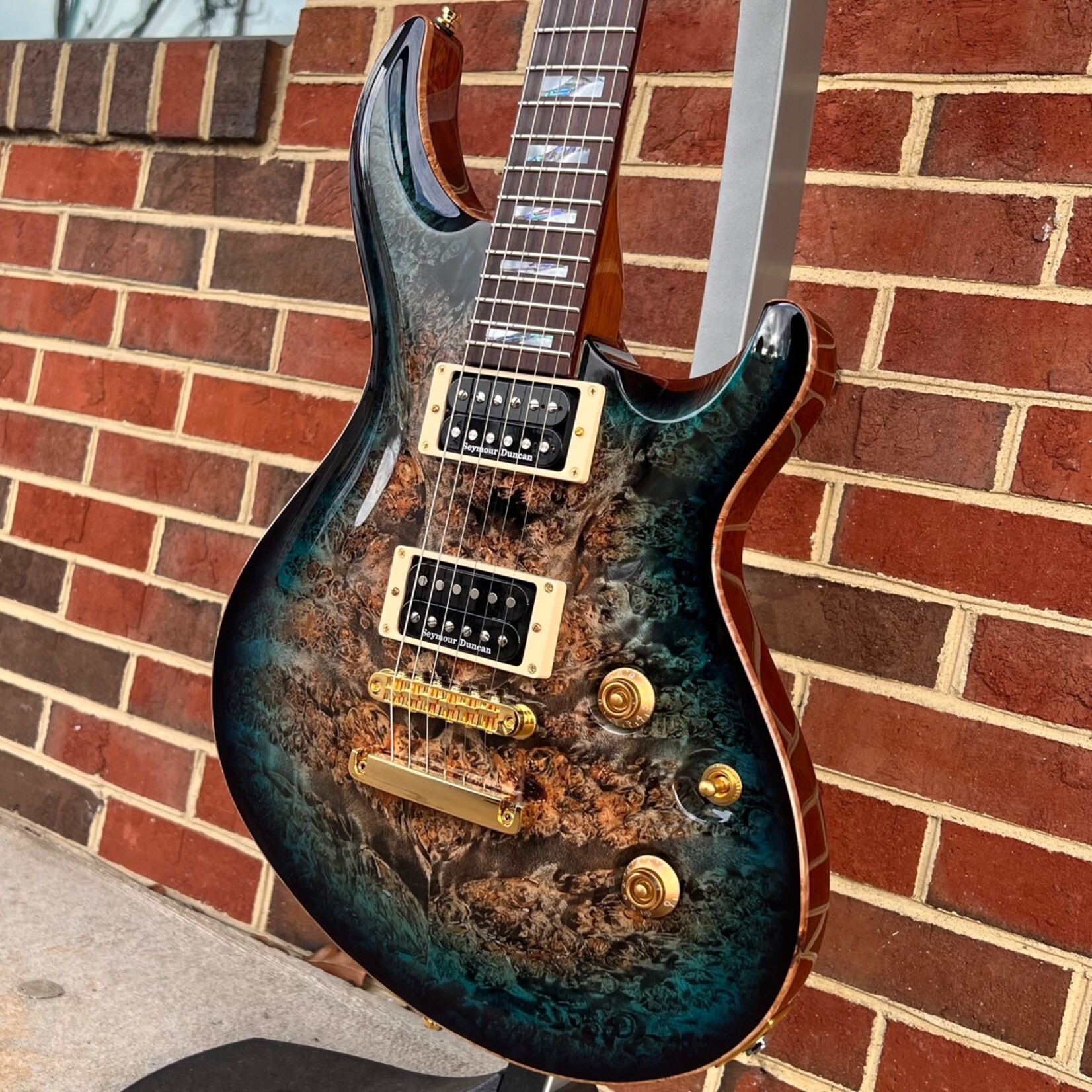 ESP ESP Original Series Mystique CTM, See Thru Black Blue Burst, Burl Maple Top, Honduran Mahogany Body & Neck, Honduran Rosewood Fretboard, Seymour Ducan Custom Hybrid Pickups, Gotoh Locking Tuners, Deluxe Hardshell Case