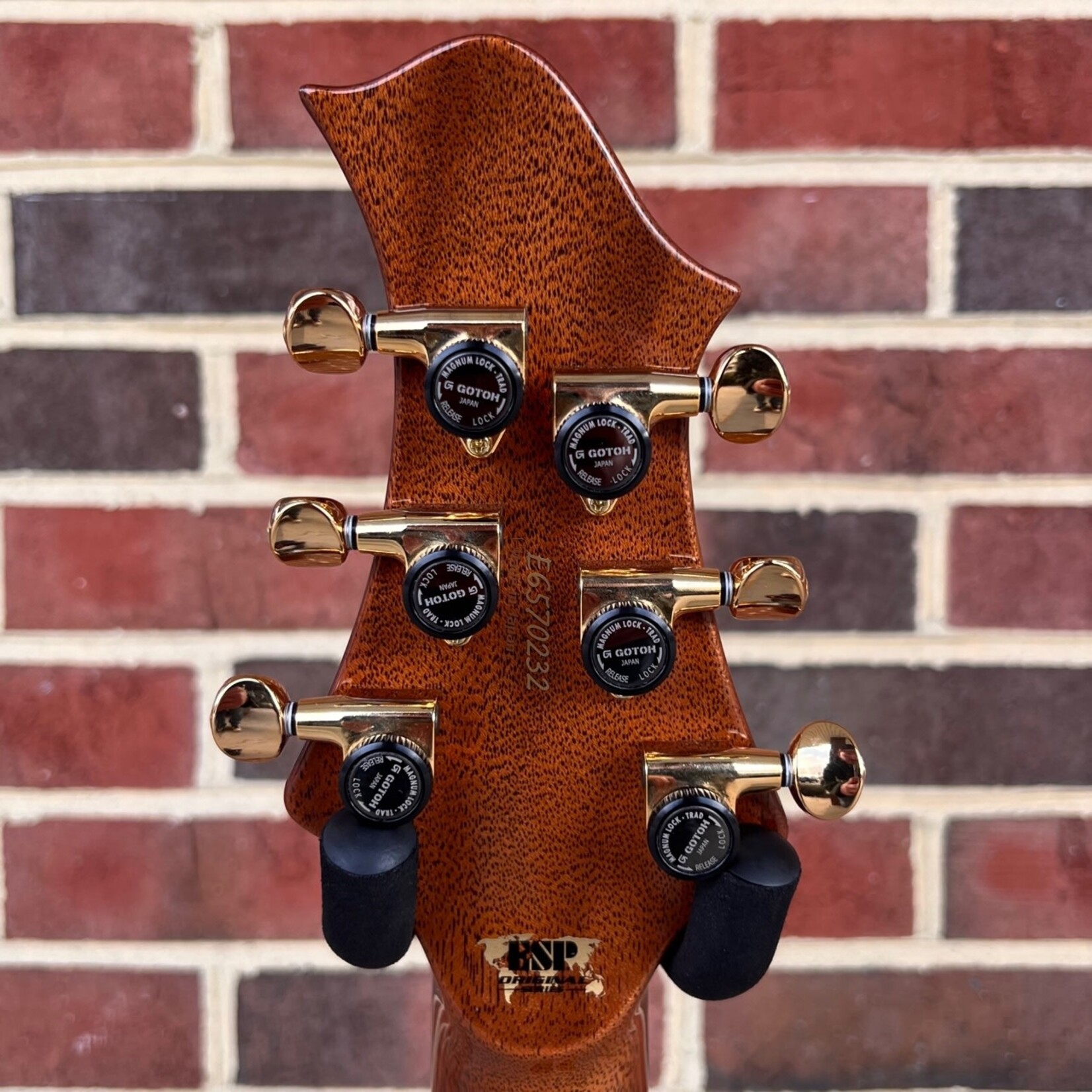 ESP ESP Original Series Mystique CTM, See Thru Black Blue Burst, Burl Maple Top, Honduran Mahogany Body & Neck, Honduran Rosewood Fretboard, Seymour Ducan Custom Hybrid Pickups, Gotoh Locking Tuners, Deluxe Hardshell Case